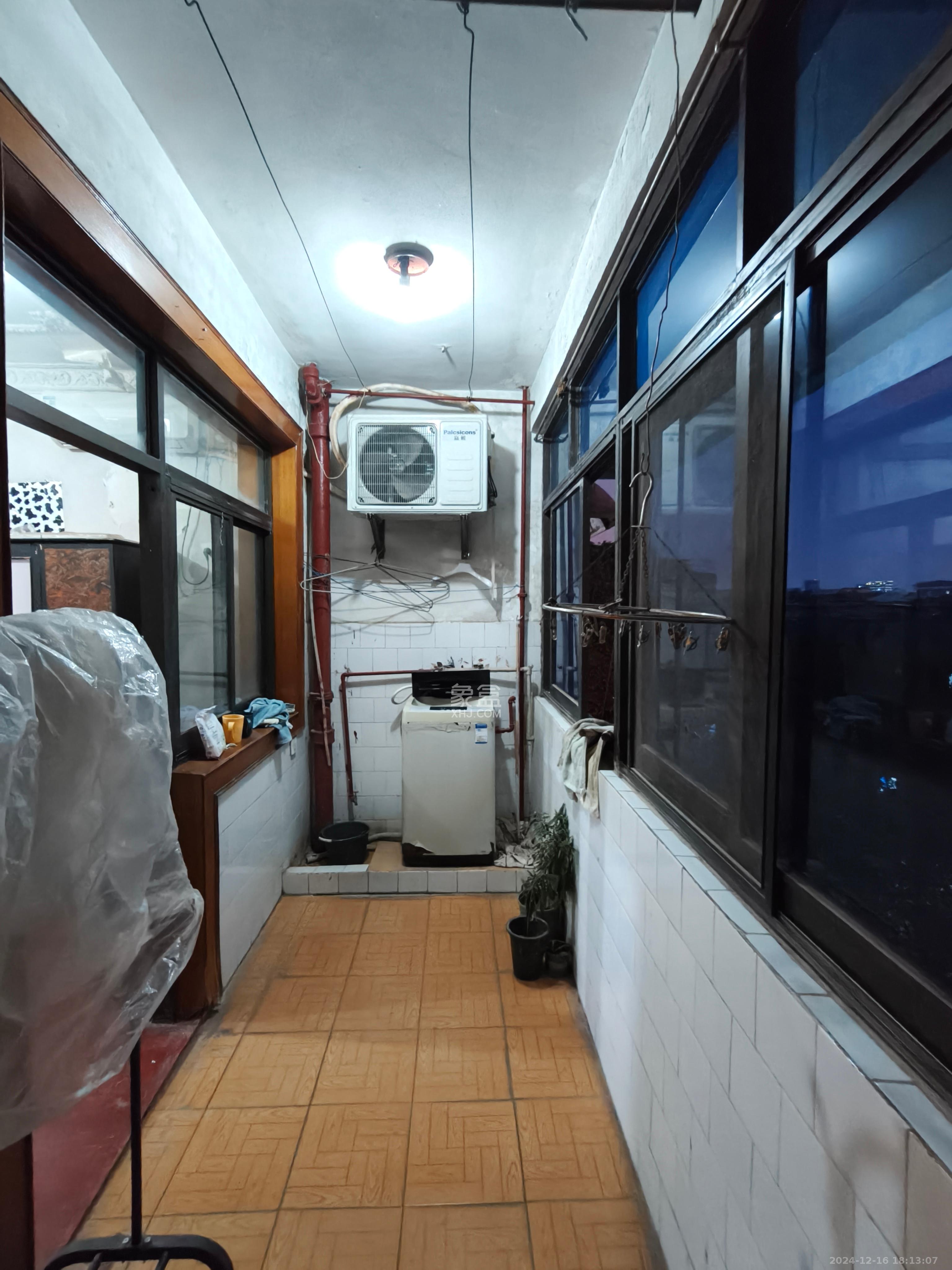 东风路汽车城宿舍  3室2厅1卫    1600.0元/月 东风路汽车城宿舍  3室2厅1卫    1600.0元/月室内图