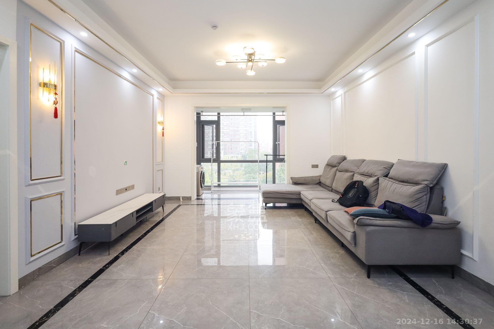 绿地海外滩一期  4室2厅2卫    3500.0元/月 绿地海外滩一期  4室2厅2卫    3500.0元/月