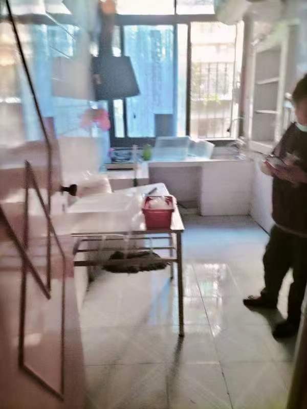 电力局家属楼 1室0厅0卫 40.8万 电力局家属楼 1室0厅0卫 40.8万客厅