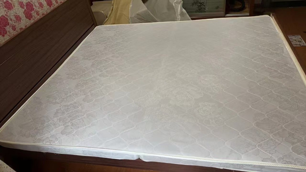 山水名苑 3室2厅1卫 1500.0元/月 山水名苑 3室2厅1卫 1500.0元/月室内图