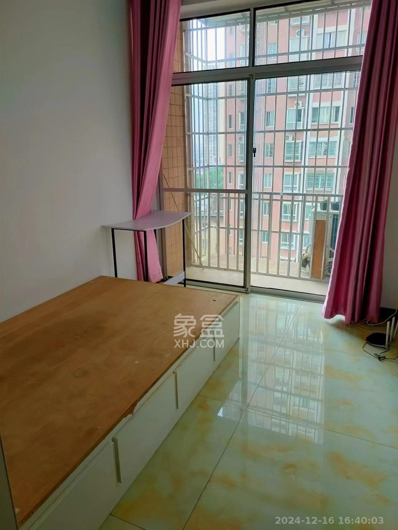 东门尚苑 3室2厅1卫 2000.0元/月 东门尚苑 3室2厅1卫 2000.0元/月室内图