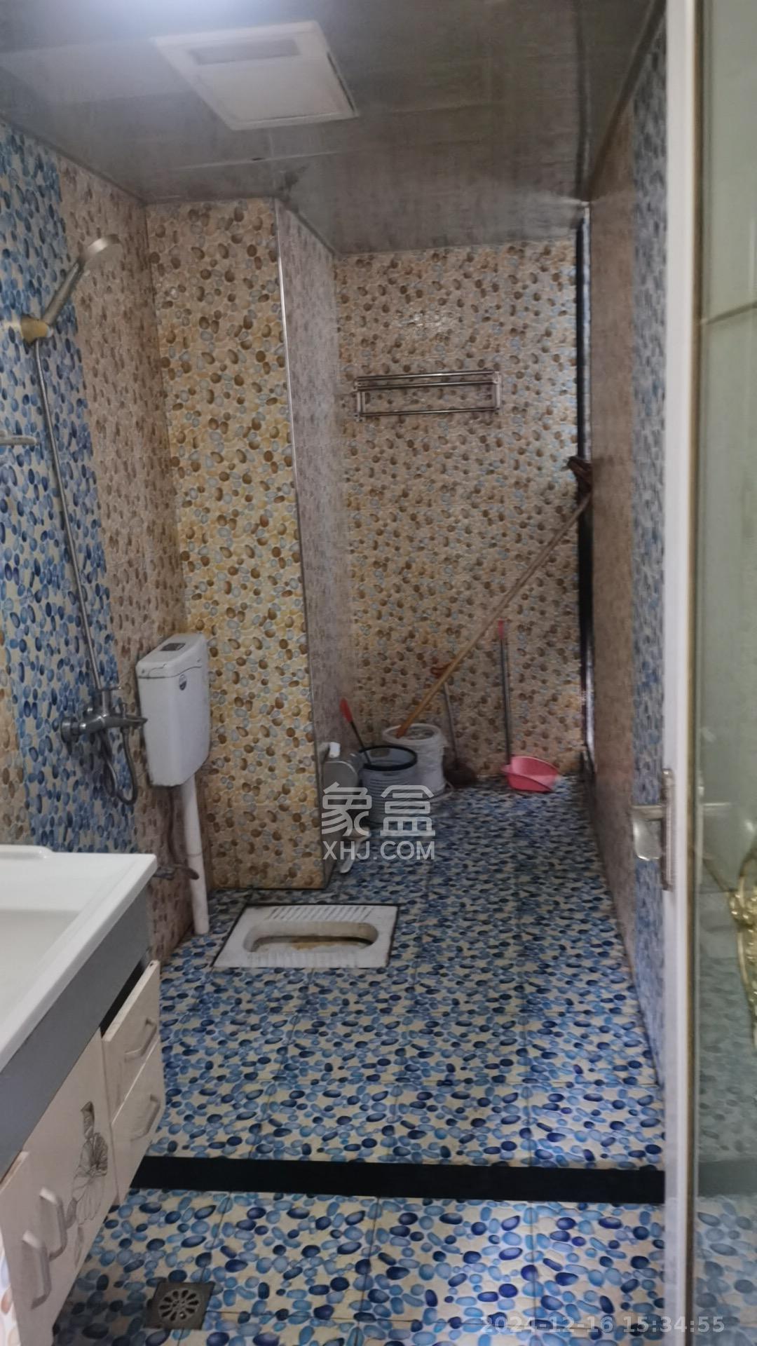 水岸世景  3室1厅1卫   1800.00元/月室内图