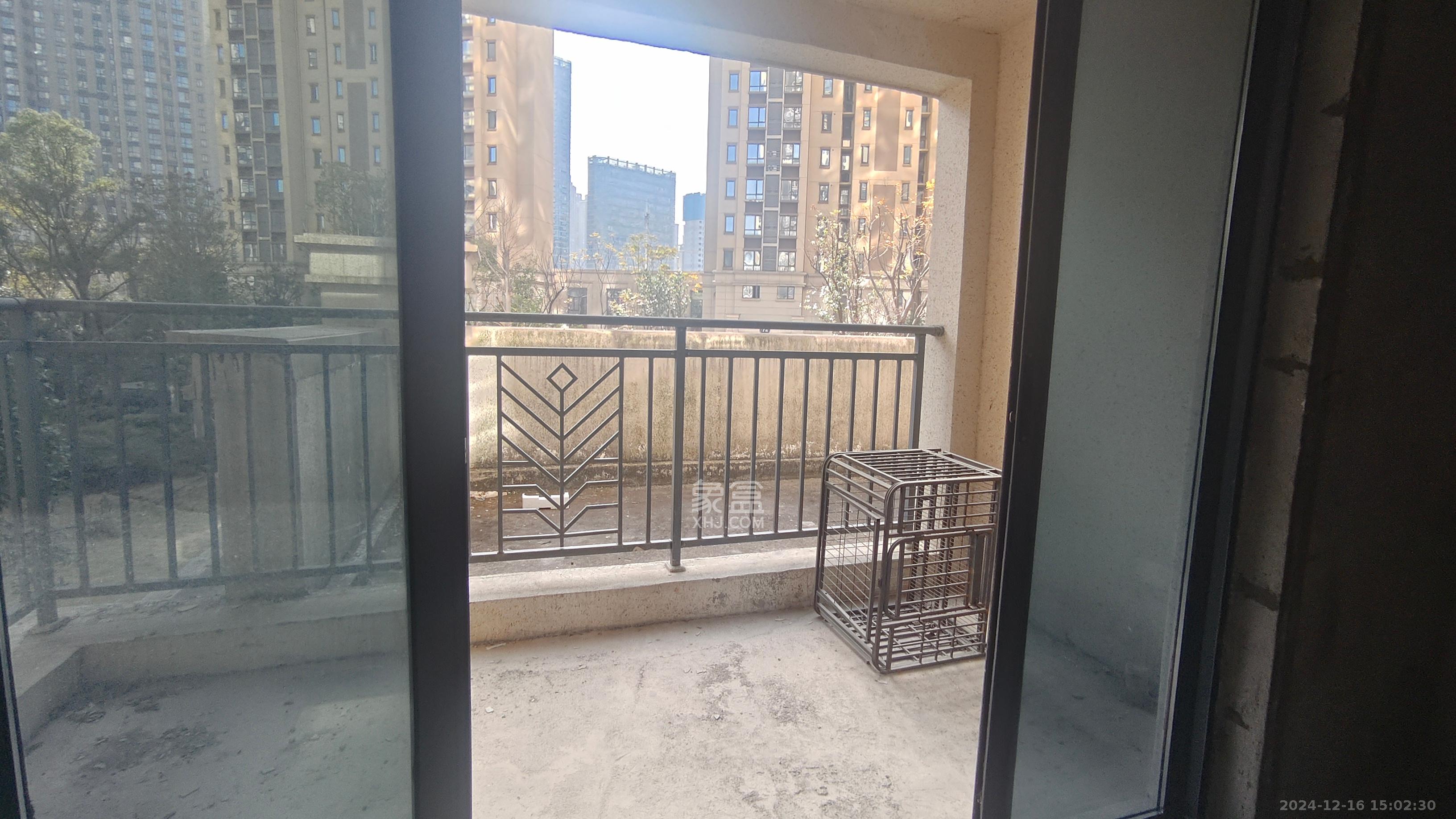 振业城三期  4室2厅2卫    1500.0元/月室内图