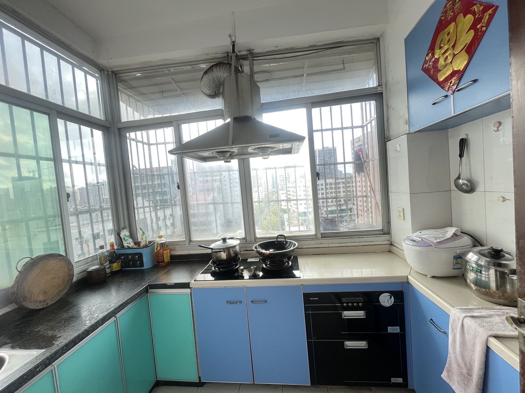 南海大厦(五指山路) 3室2厅2卫 2300.0元/月 南海大厦(五指山路) 3室2厅2卫 2300.0元/月室内图