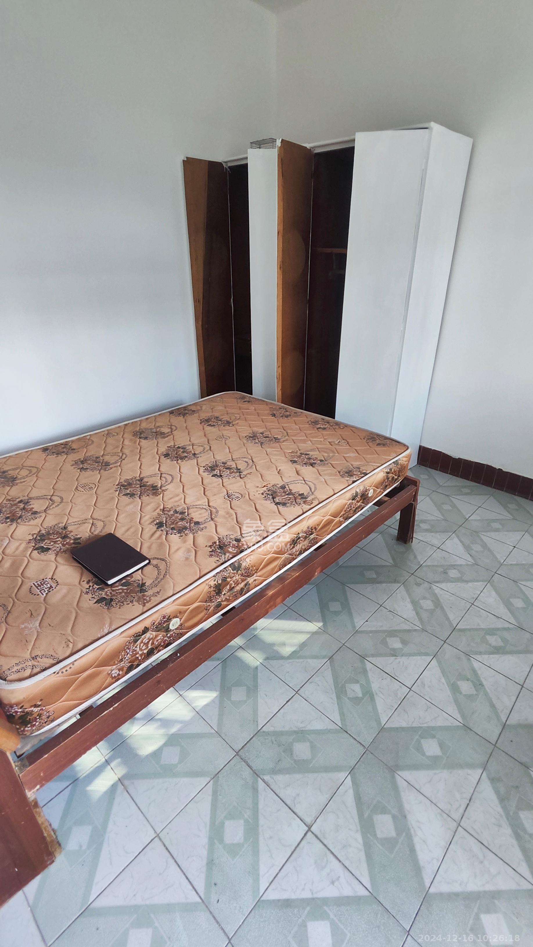 识字里社区 1室1厅1卫 1800.0元/月 识字里社区 1室1厅1卫 1800.0元/月室内图