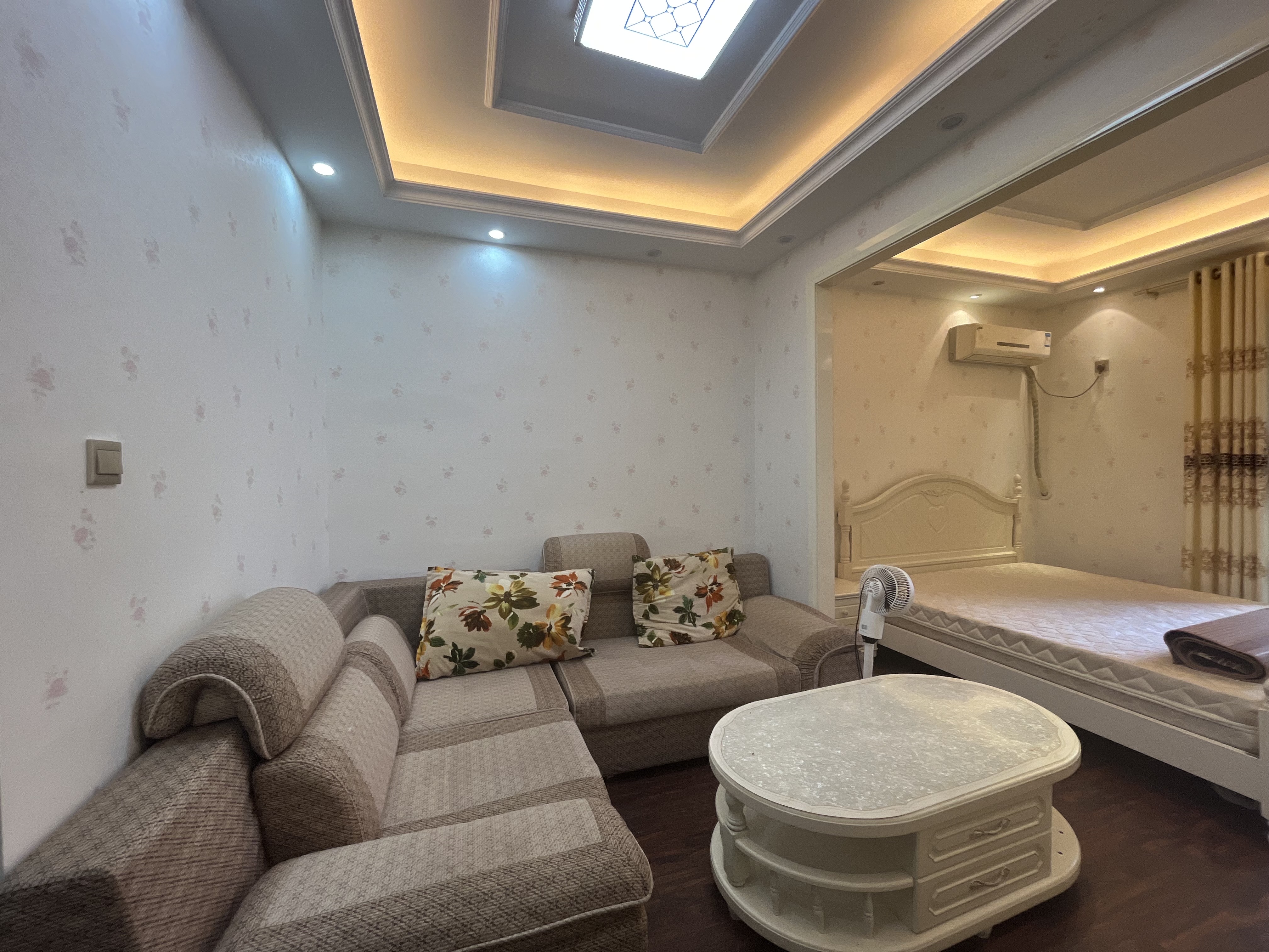 万豪城市花园  2室1厅2卫    1200.0元/月