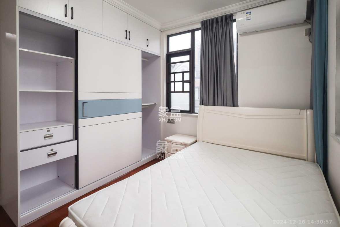 绿地海外滩一期  4室2厅2卫    3500.0元/月 绿地海外滩一期  4室2厅2卫    3500.0元/月室内图