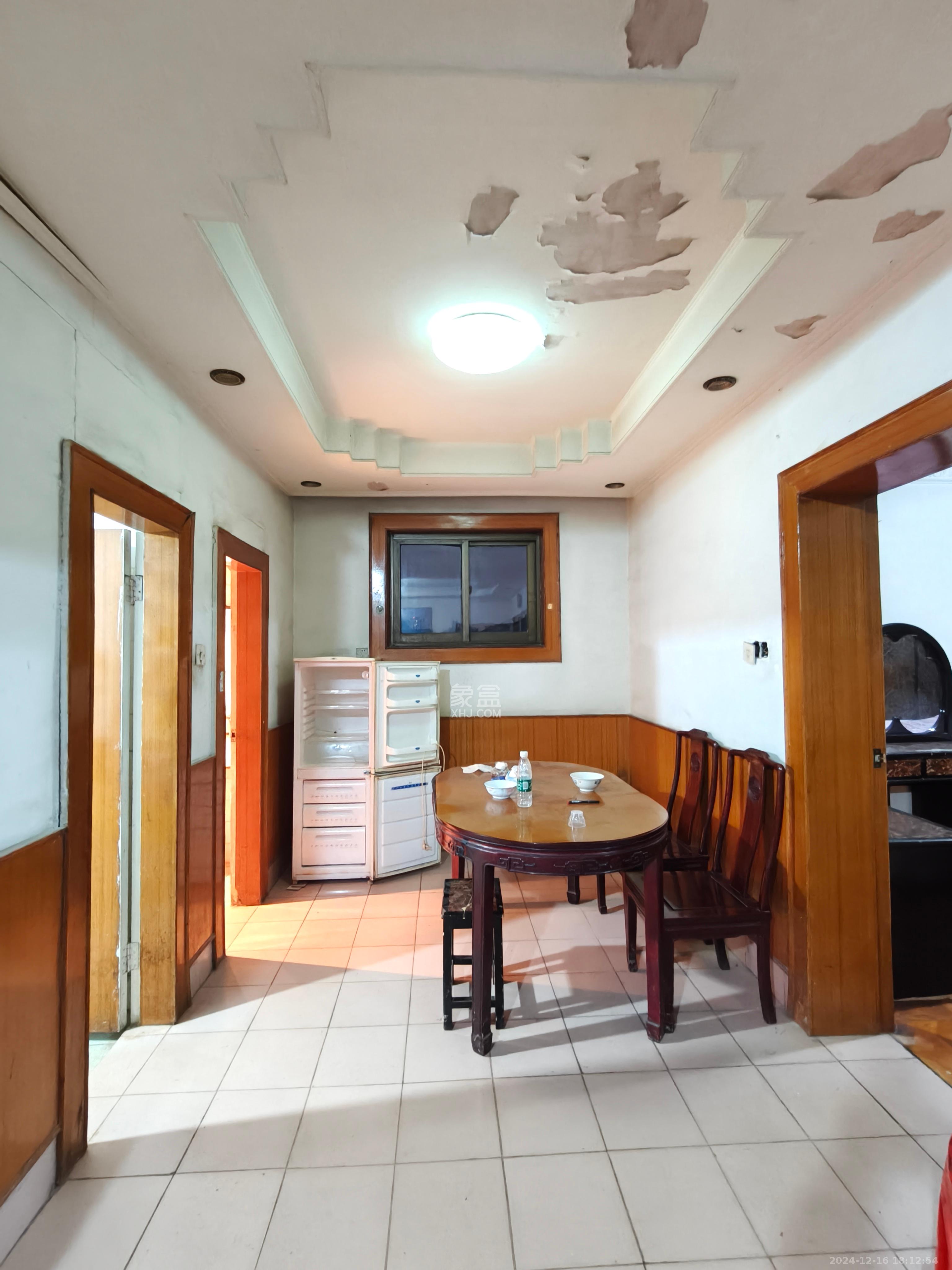 东风路汽车城宿舍  3室2厅1卫    1600.0元/月 东风路汽车城宿舍  3室2厅1卫    1600.0元/月室内图