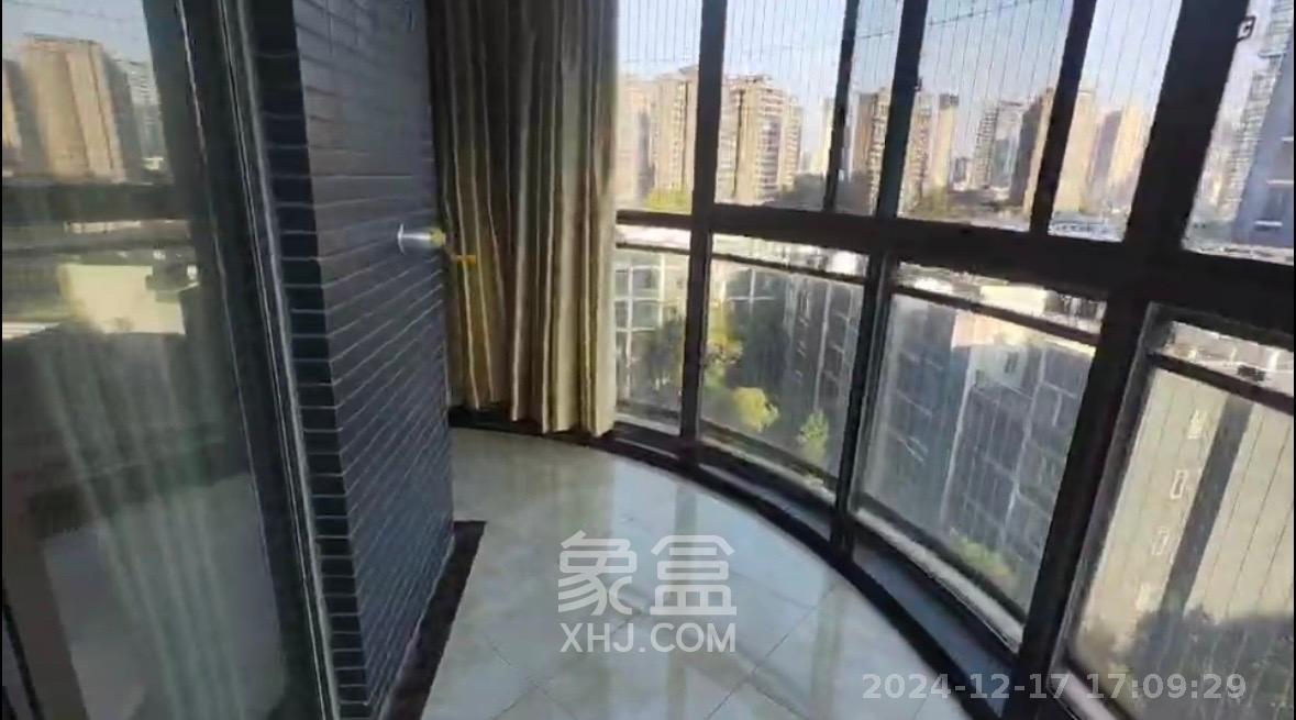 双盈卧龙湾  4室2厅2卫   2600.00元/月室内图