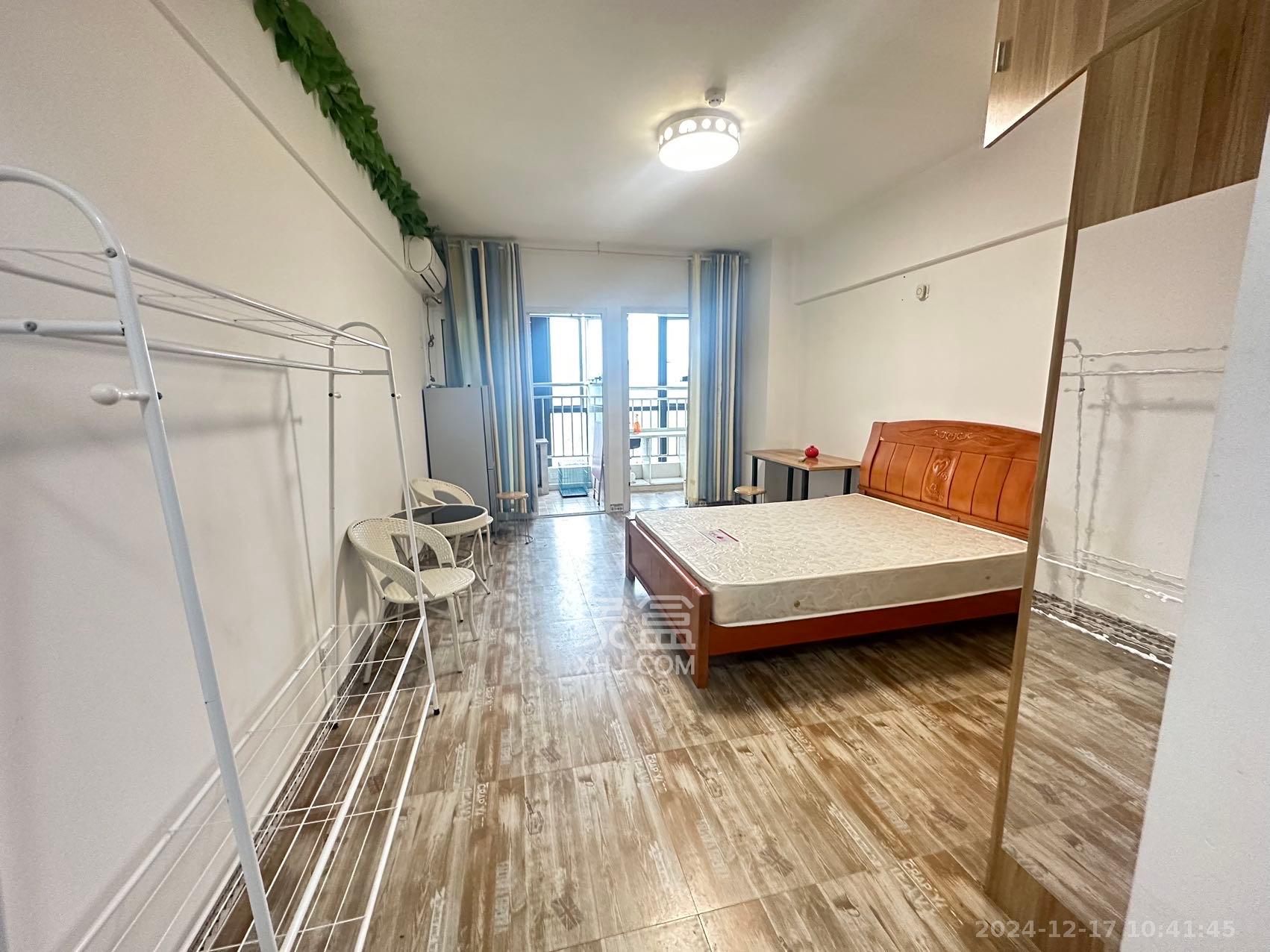 丰园城(鄱阳小区二期)  1室1厅1卫    1300.0元/月 丰园城(鄱阳小区二期)  1室1厅1卫    1300.0元/月