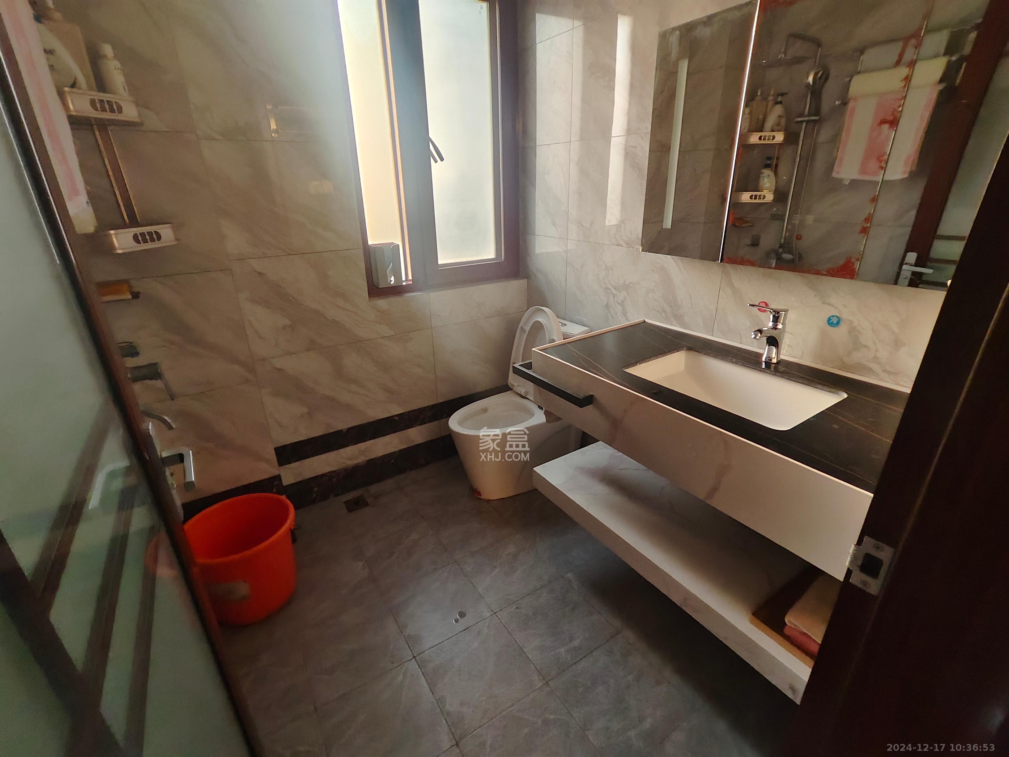 天麓尚层 4室2厅2卫 6000.0元/月 天麓尚层 4室2厅2卫 6000.0元/月室内图