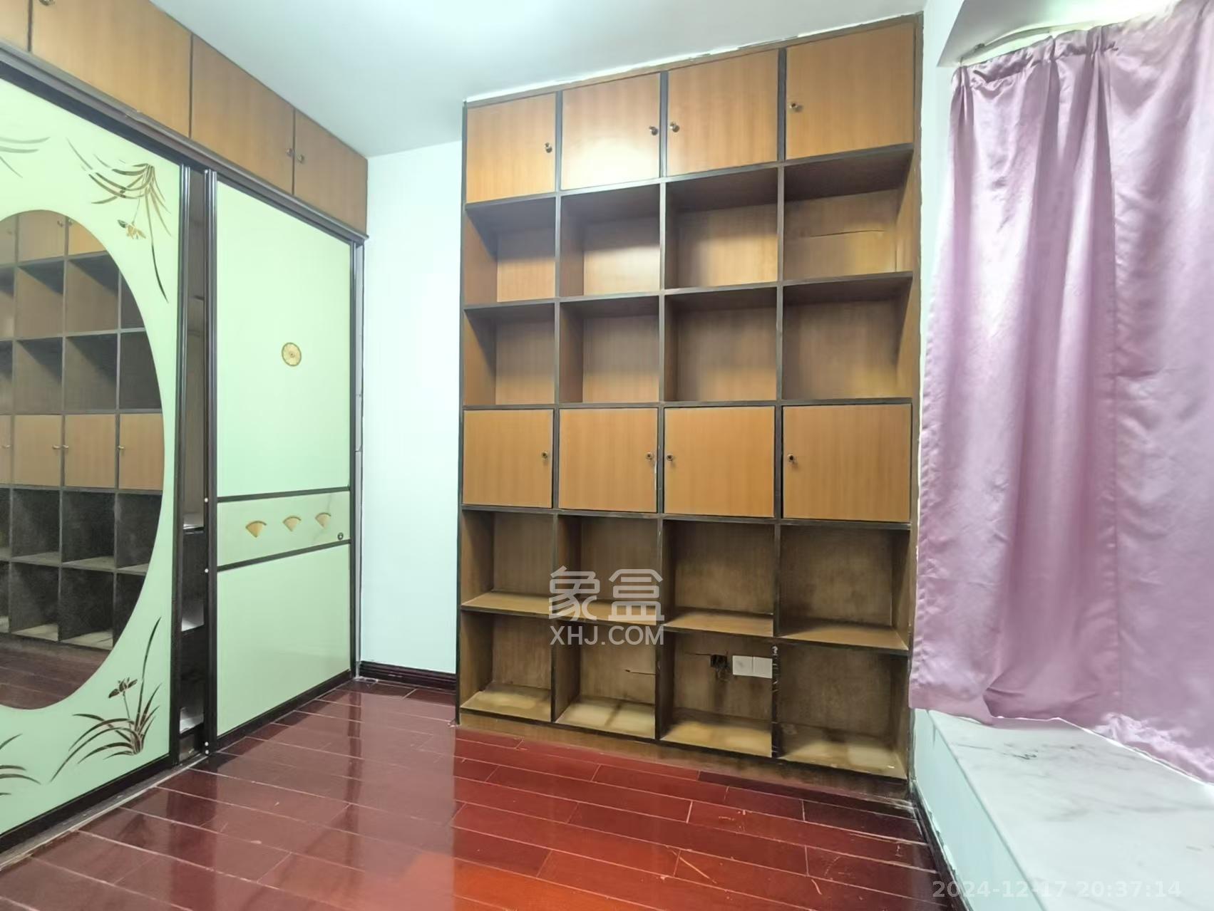 创远景园  3室2厅2卫    3500.0元/月 创远景园  3室2厅2卫    3500.0元/月室内图