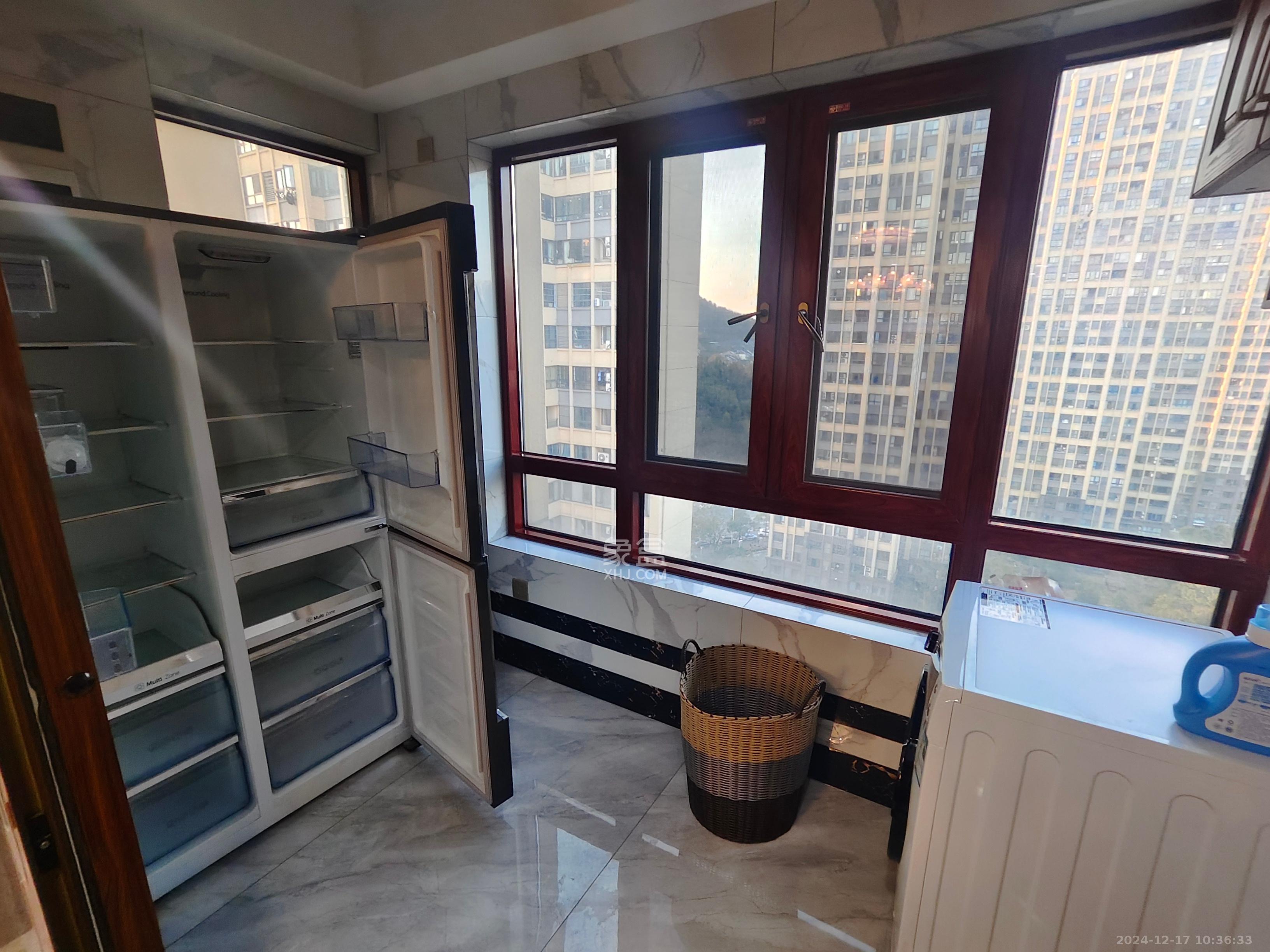 天麓尚层 4室2厅2卫 6000.0元/月 天麓尚层 4室2厅2卫 6000.0元/月室内图