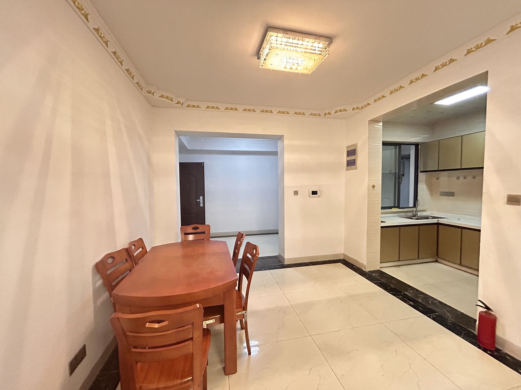 绿地海长流一期  4室2厅2卫    170.0万 绿地海长流一期  4室2厅2卫    170.0万室内图