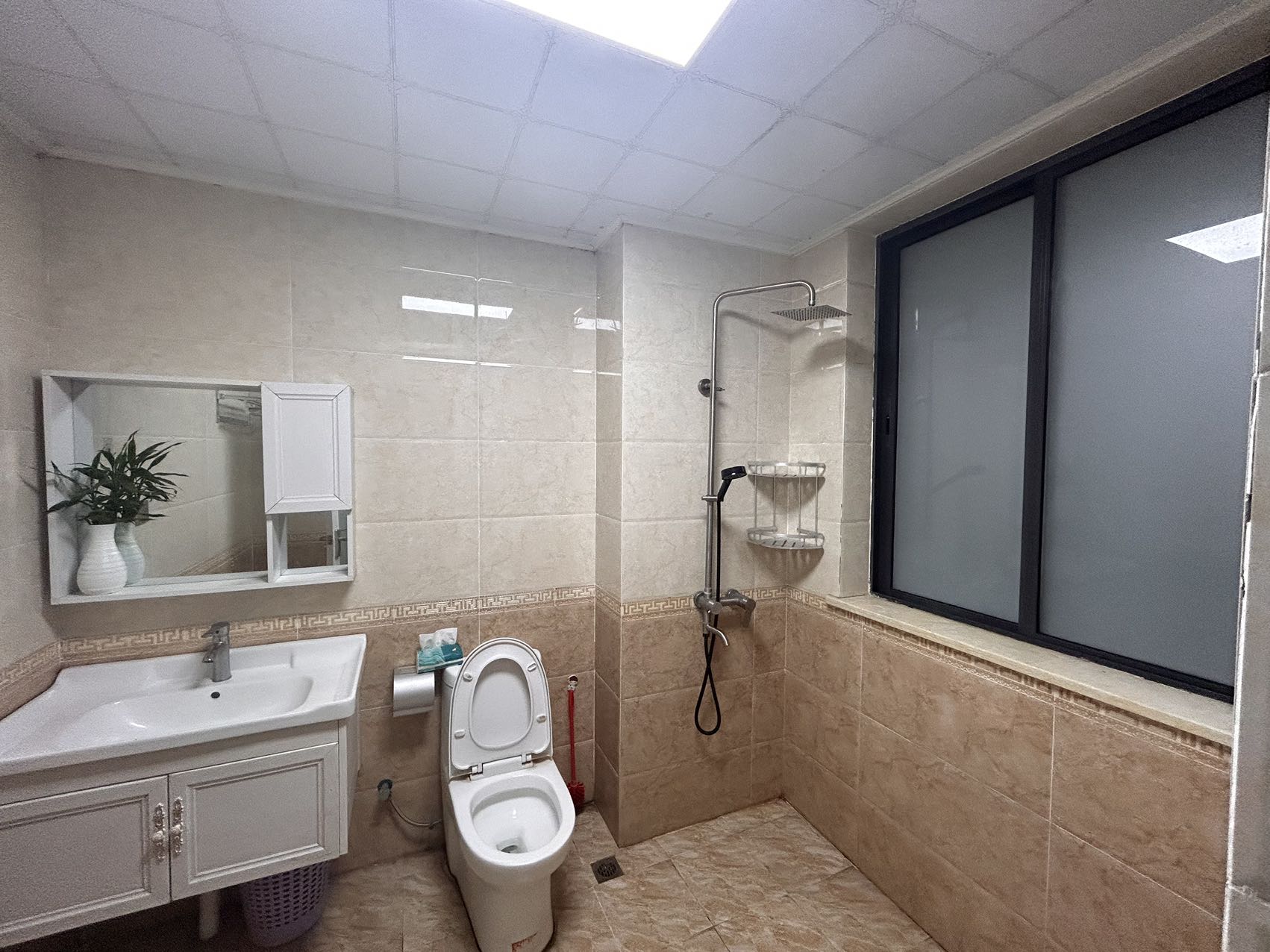 绿地海长流一期  4室2厅2卫    170.0万 绿地海长流一期  4室2厅2卫    170.0万室内图