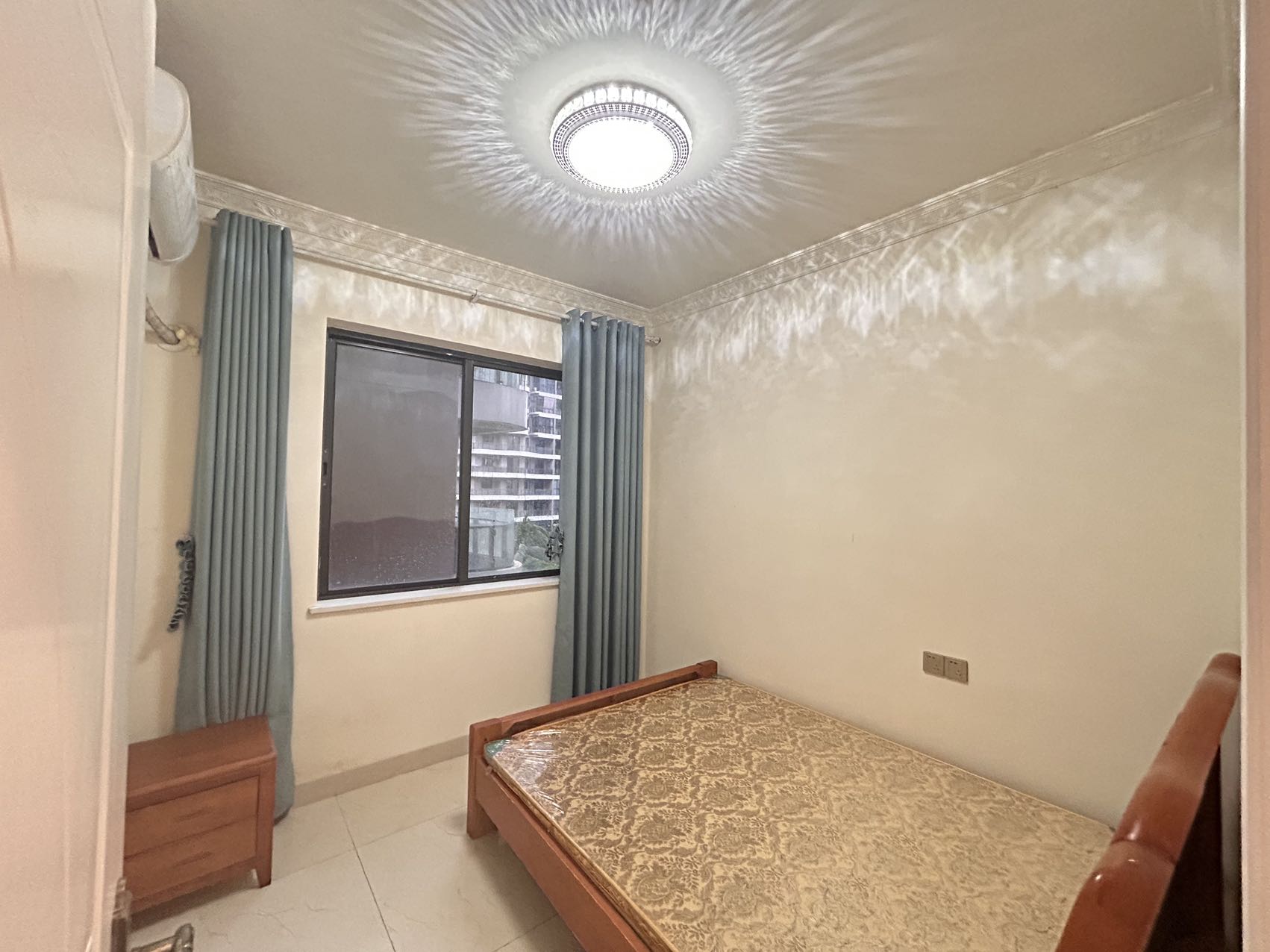 绿地海长流一期  4室2厅2卫    170.0万 绿地海长流一期  4室2厅2卫    170.0万室内图