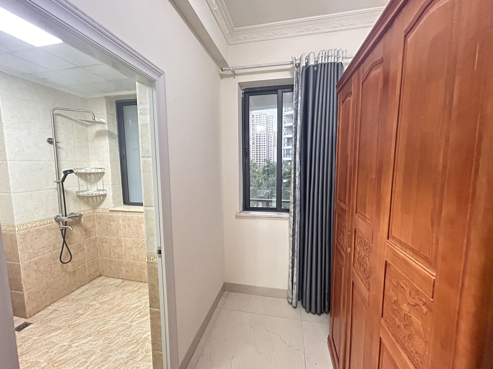 绿地海长流一期  4室2厅2卫    170.0万 绿地海长流一期  4室2厅2卫    170.0万室内图