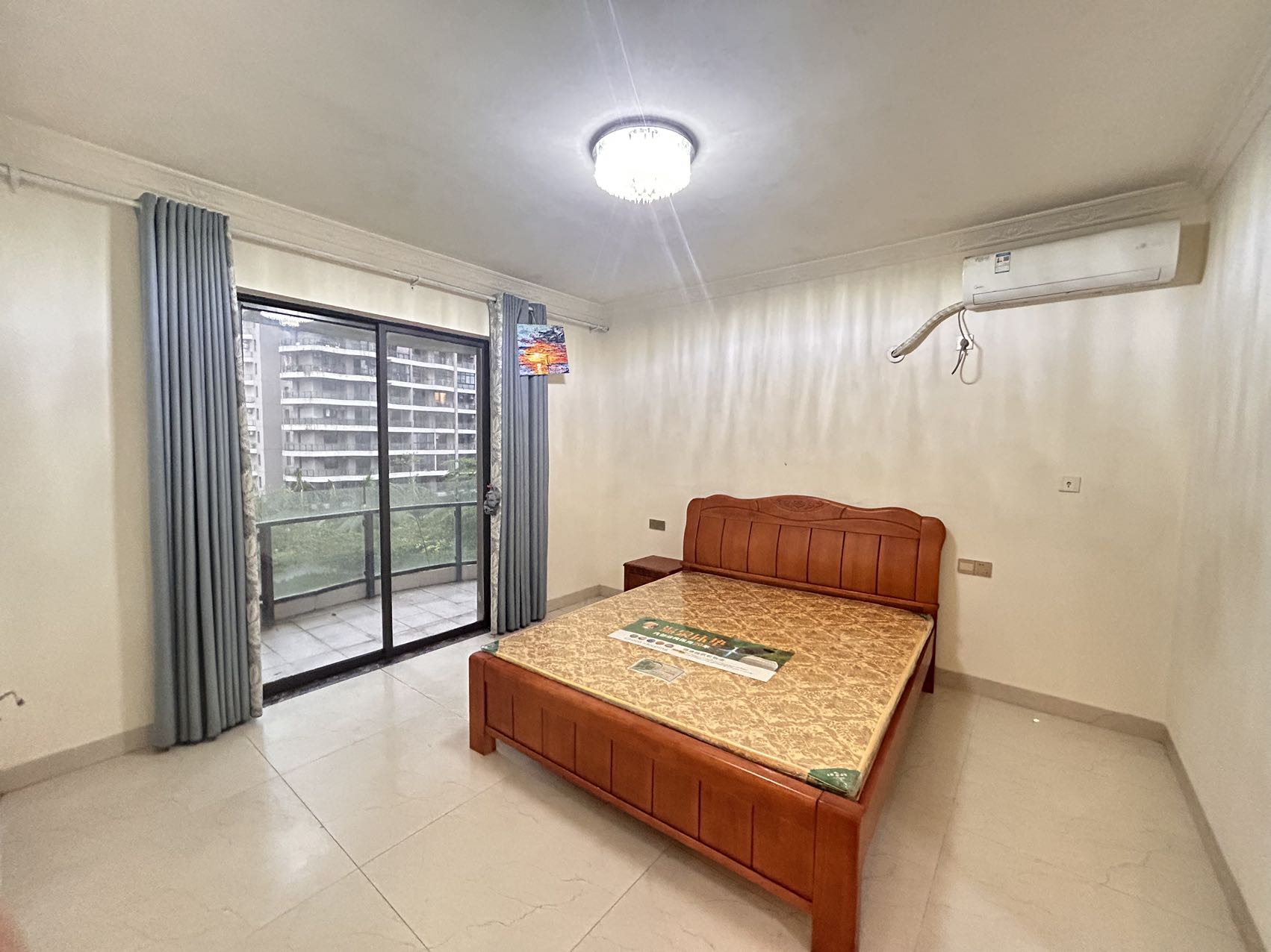 绿地海长流一期  4室2厅2卫    170.0万 绿地海长流一期  4室2厅2卫    170.0万室内图