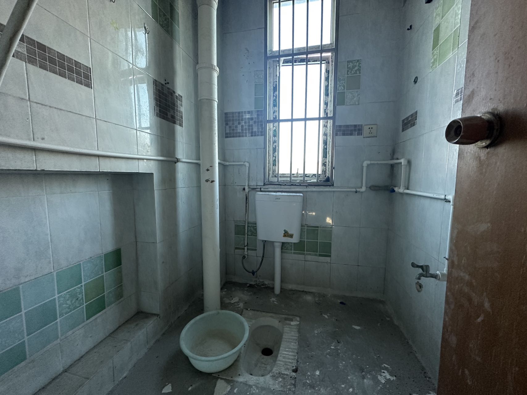 农业银行家属区 2室1厅1卫 800.00元/月 农业银行家属区 2室1厅1卫 800.00元/月室内图