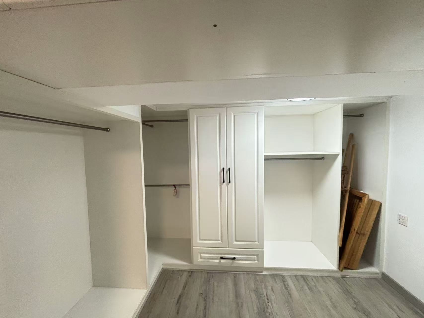 桃花缘 1室1厅1卫 1300.0元/月 桃花缘 1室1厅1卫 1300.0元/月室内图