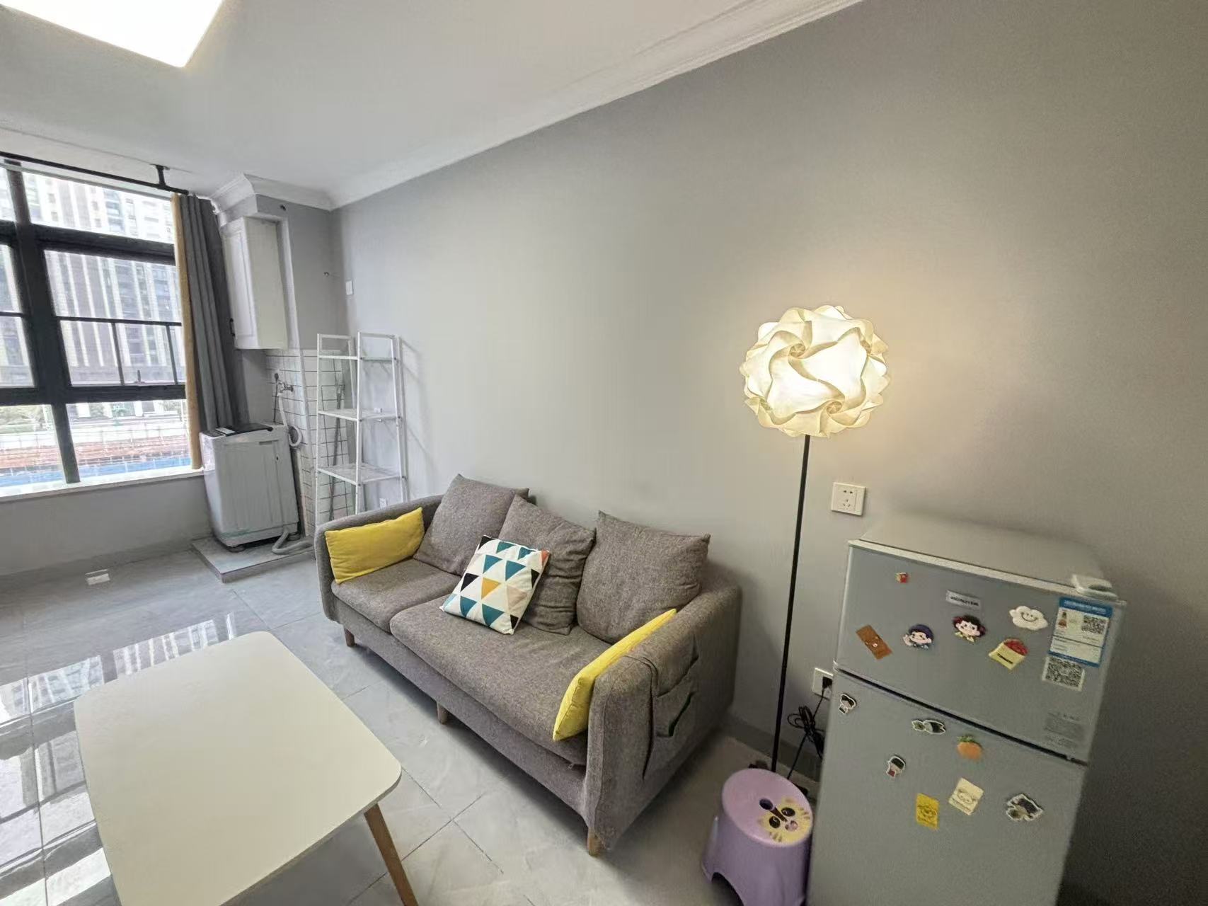 桃花缘 1室1厅1卫 1300.0元/月 桃花缘 1室1厅1卫 1300.0元/月室内图