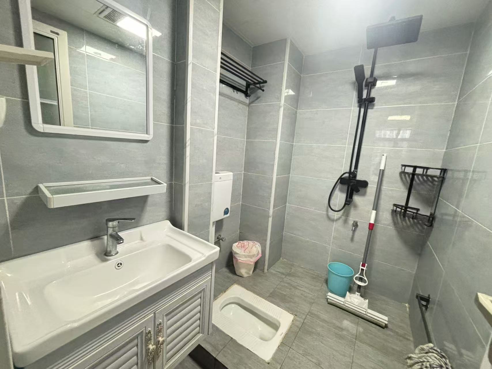 桃花缘 1室1厅1卫 1300.0元/月 桃花缘 1室1厅1卫 1300.0元/月室内图