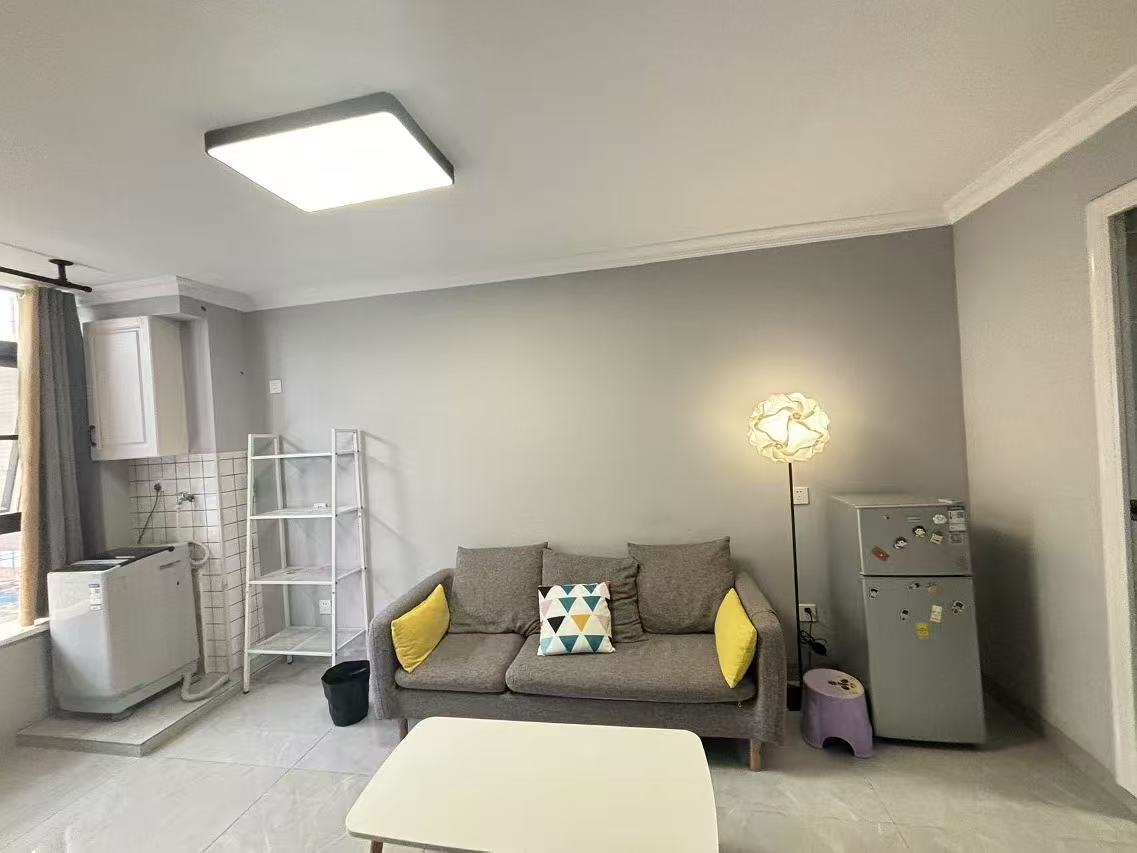 桃花缘 1室1厅1卫 1300.0元/月 桃花缘 1室1厅1卫 1300.0元/月室内图