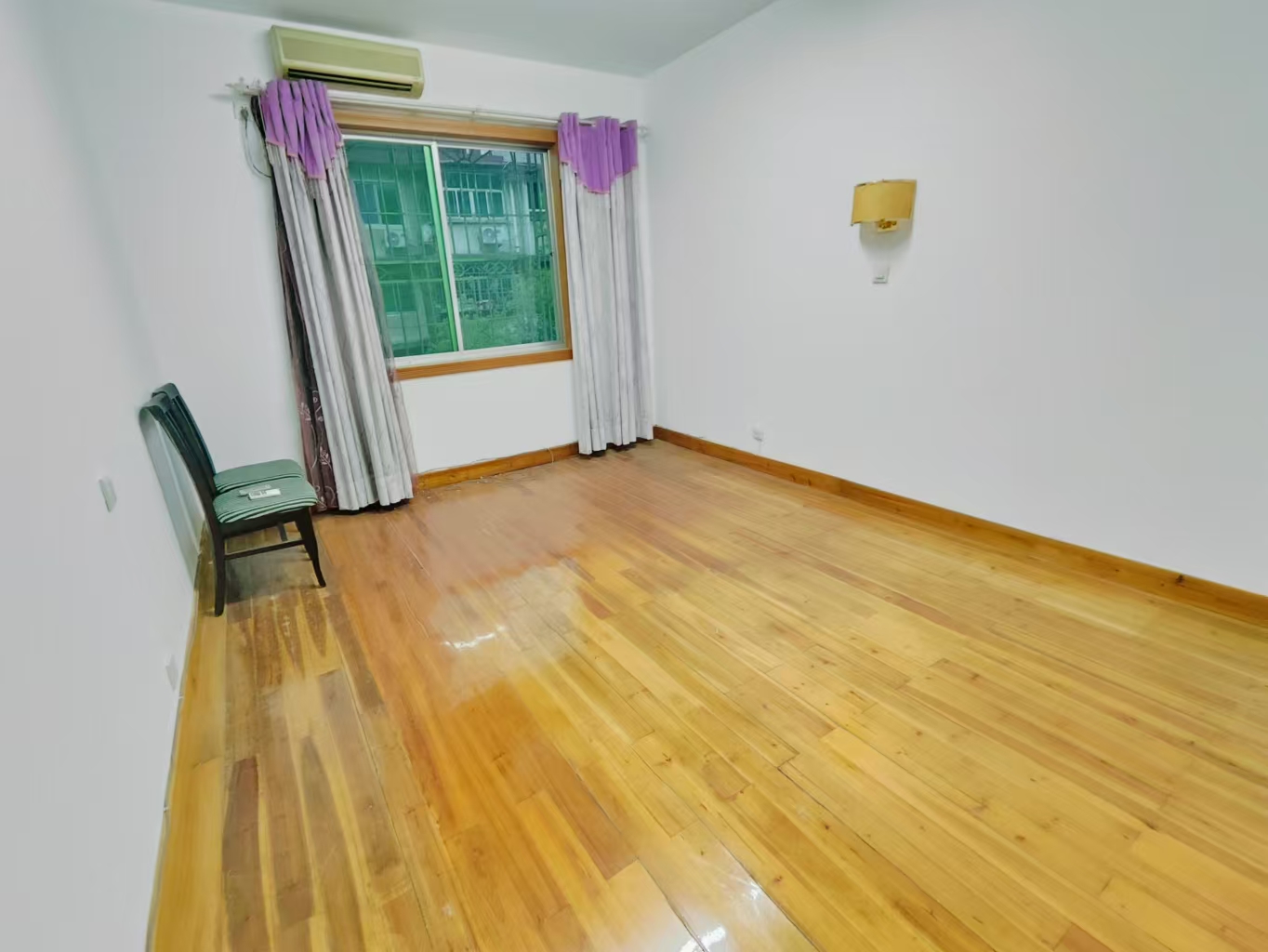 世纪华庭 4室2厅2卫 2000.0元/月 世纪华庭 4室2厅2卫 2000.0元/月室内图