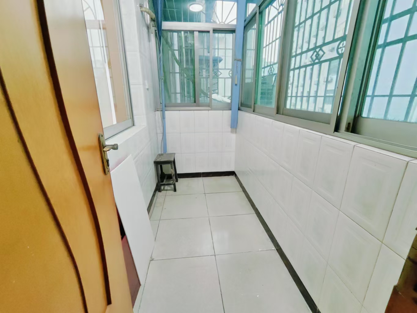 世纪华庭 4室2厅2卫 2000.0元/月 世纪华庭 4室2厅2卫 2000.0元/月室内图