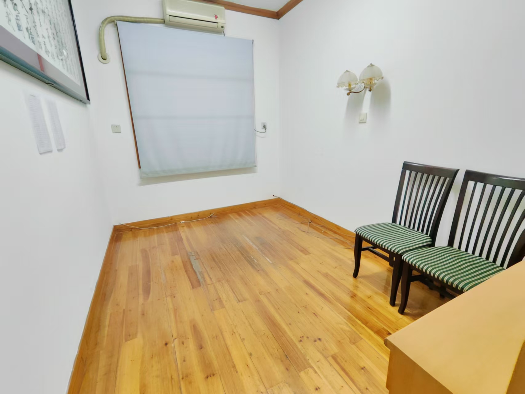 世纪华庭 4室2厅2卫 2000.0元/月 世纪华庭 4室2厅2卫 2000.0元/月室内图