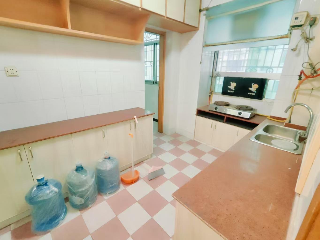 世纪华庭 4室2厅2卫 2000.0元/月 世纪华庭 4室2厅2卫 2000.0元/月室内图