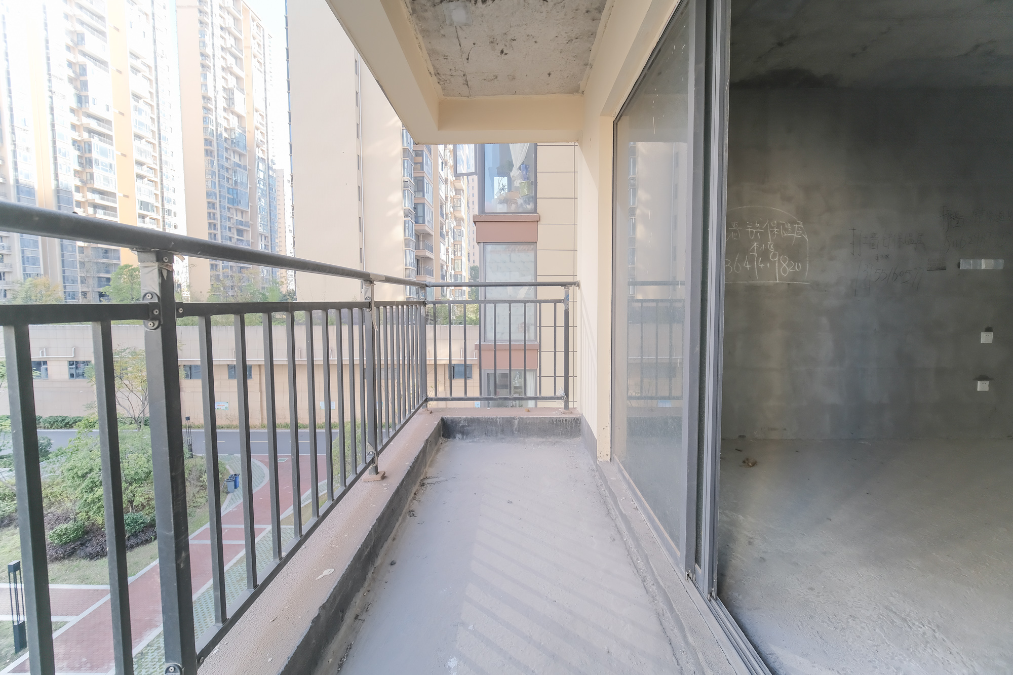 永宏万家里 3室2厅1卫 73.8万 永宏万家里 3室2厅1卫 73.8万阳台