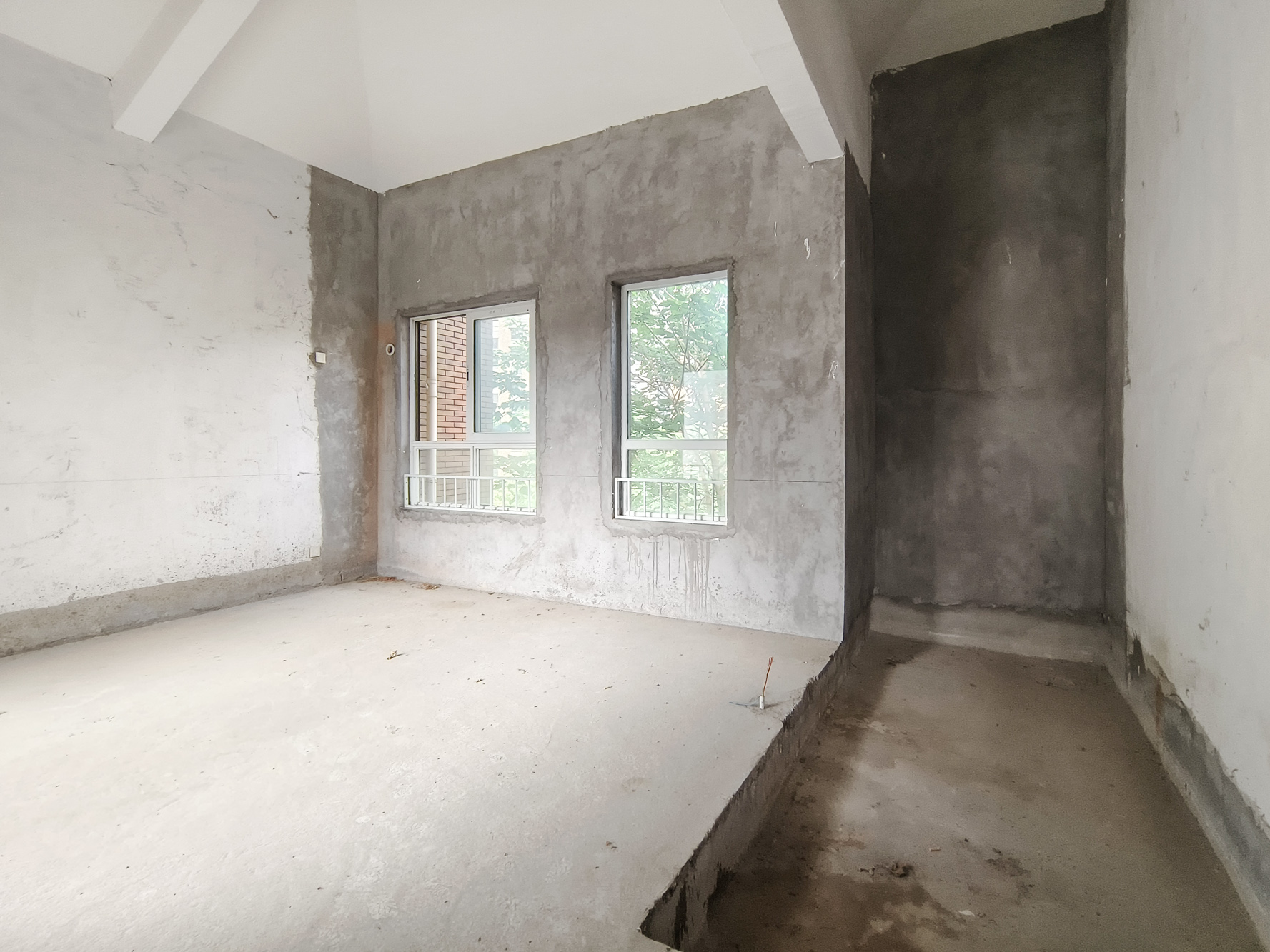 山水湾  6室3厅3卫    450.0万 山水湾  6室3厅3卫    450.0万卧室