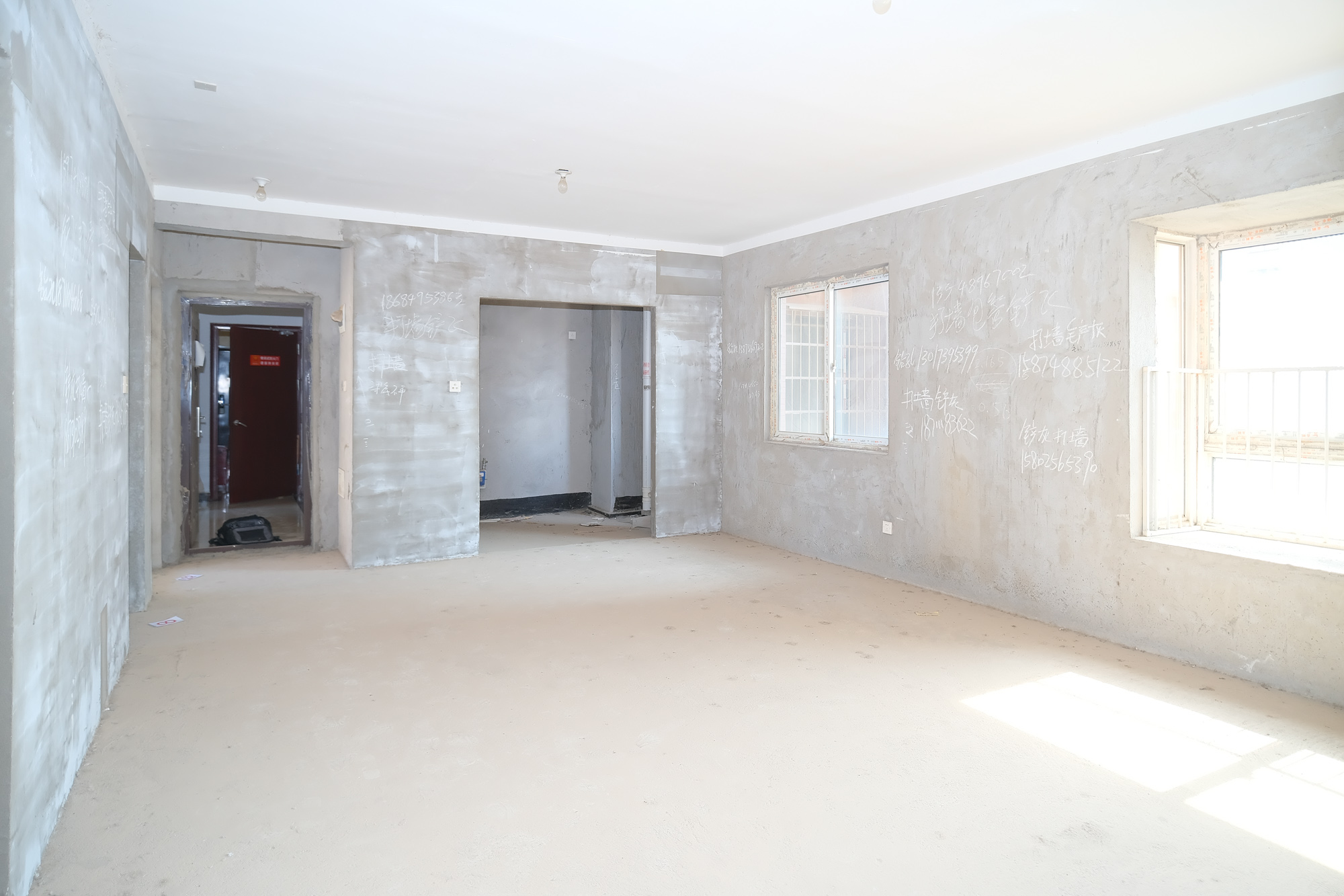 山水湾  4室2厅2卫    78.0万 山水湾  4室2厅2卫    78.0万客厅