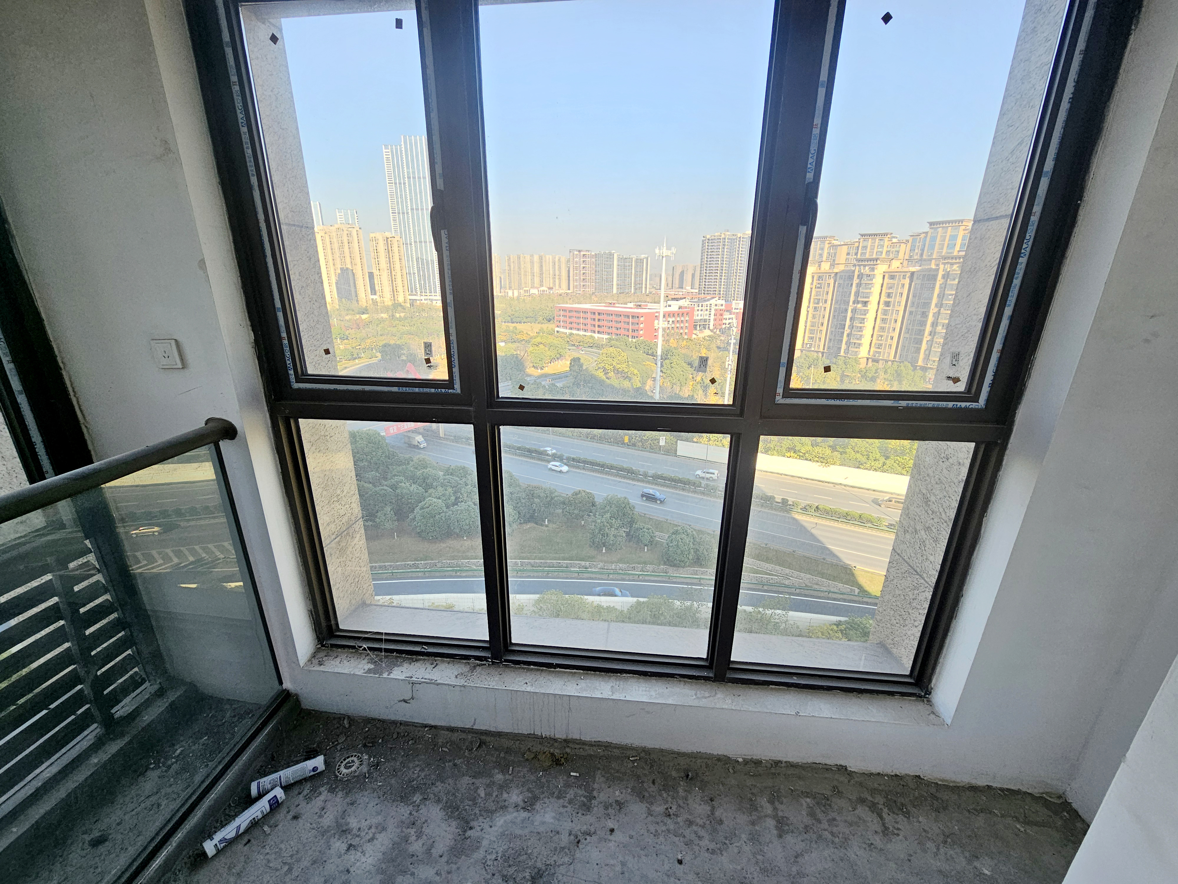 明昇壹城（明昇时代广场）二期  1室0厅0卫   52.00万阳台
