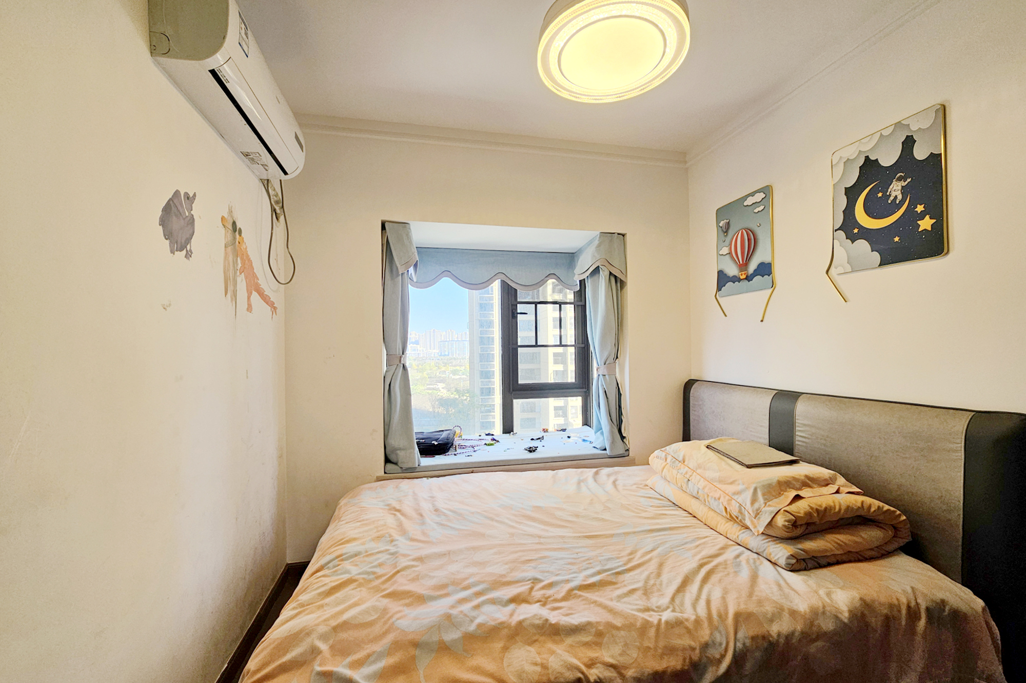 阳光城尚东湾青柠园 4室2厅2卫 148.0万 阳光城尚东湾青柠园 4室2厅2卫 148.0万卧室