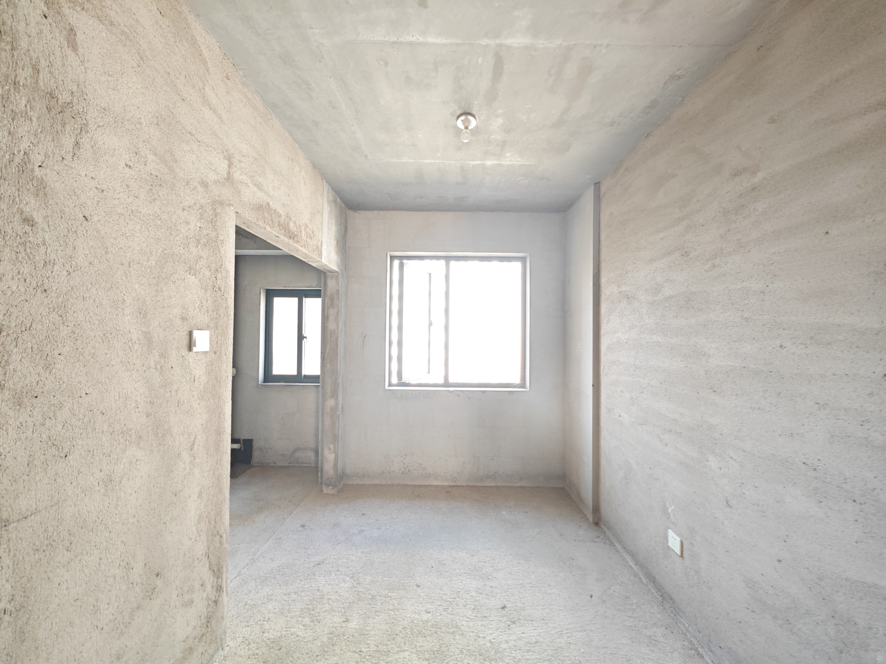 中建嘉和城  3室2厅2卫   85.00万客厅