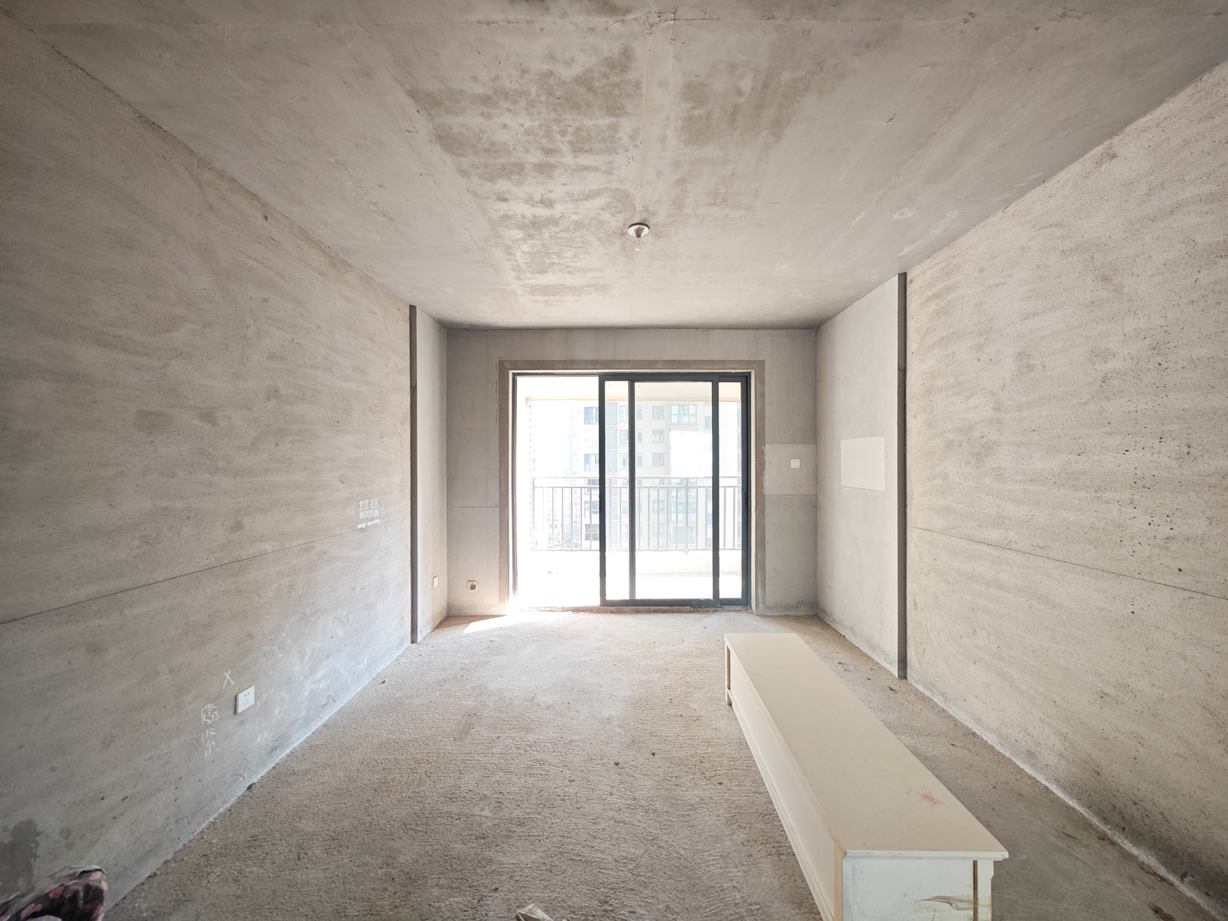 中建嘉和城  3室2厅2卫   85.00万客厅