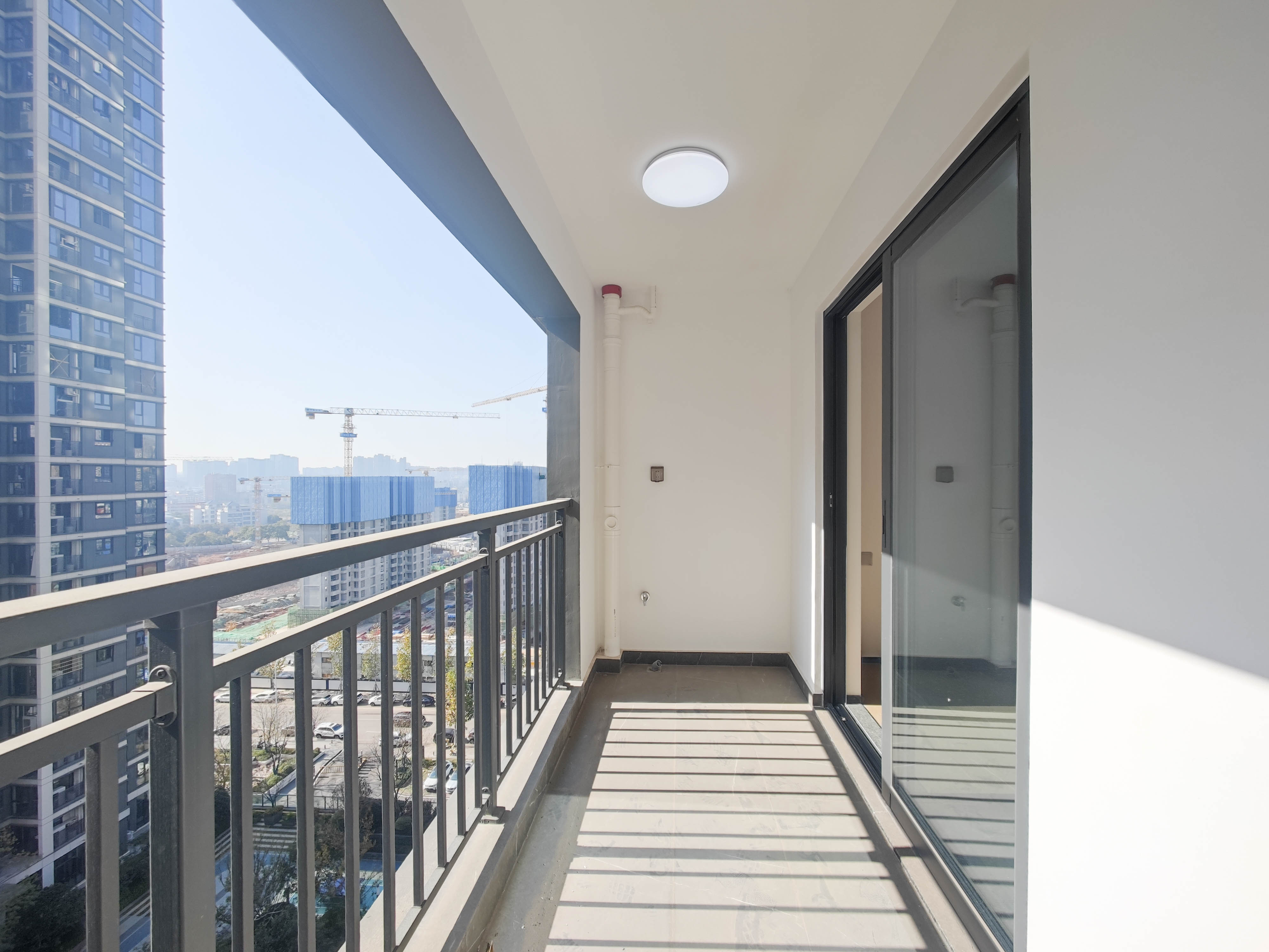 中海星樾府  4室2厅2卫    225.0万阳台