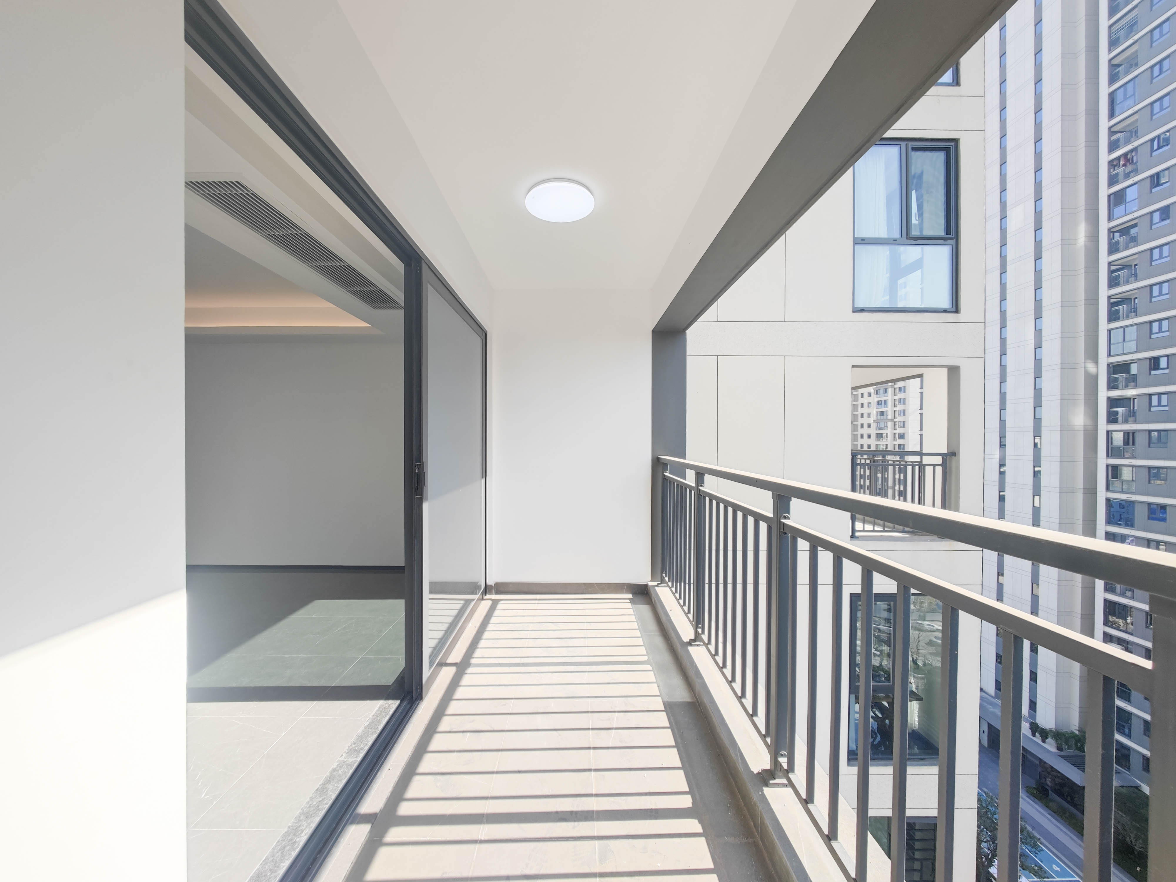 中海星樾府  4室2厅2卫    225.0万阳台