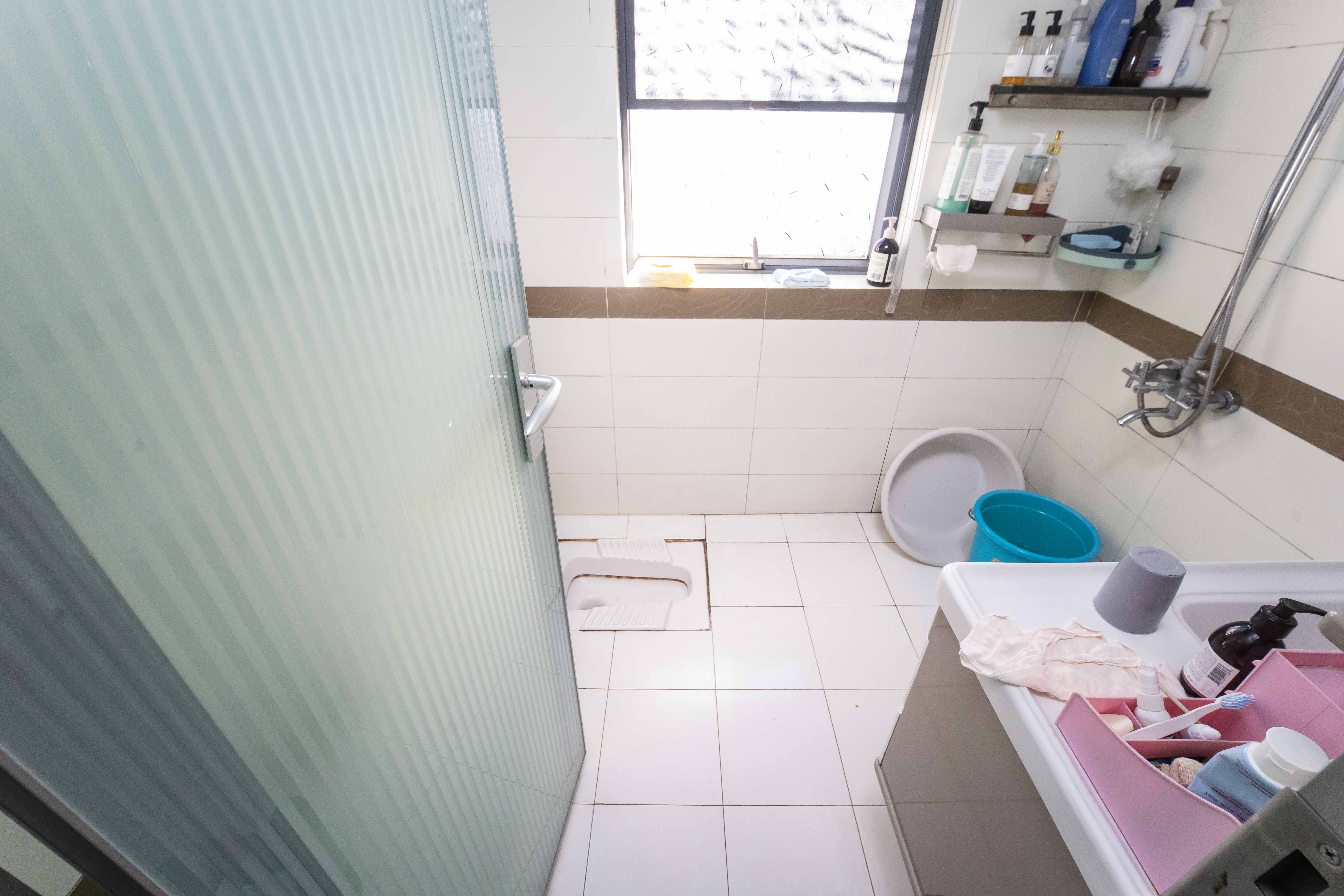 银港水晶城  4室2厅2卫    142.0万 银港水晶城  4室2厅2卫    142.0万卫生间