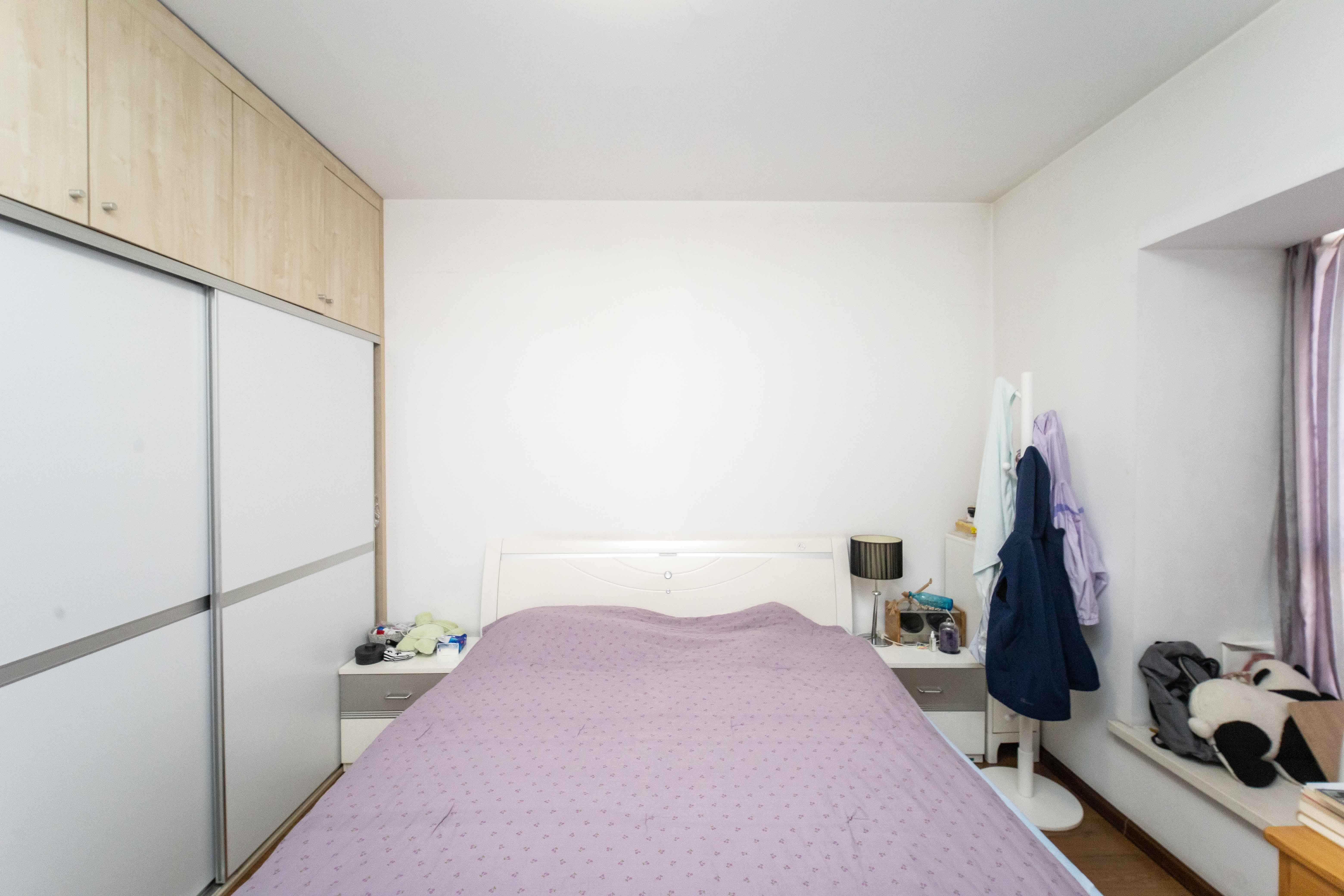 银港水晶城  4室2厅2卫    142.0万 银港水晶城  4室2厅2卫    142.0万卧室