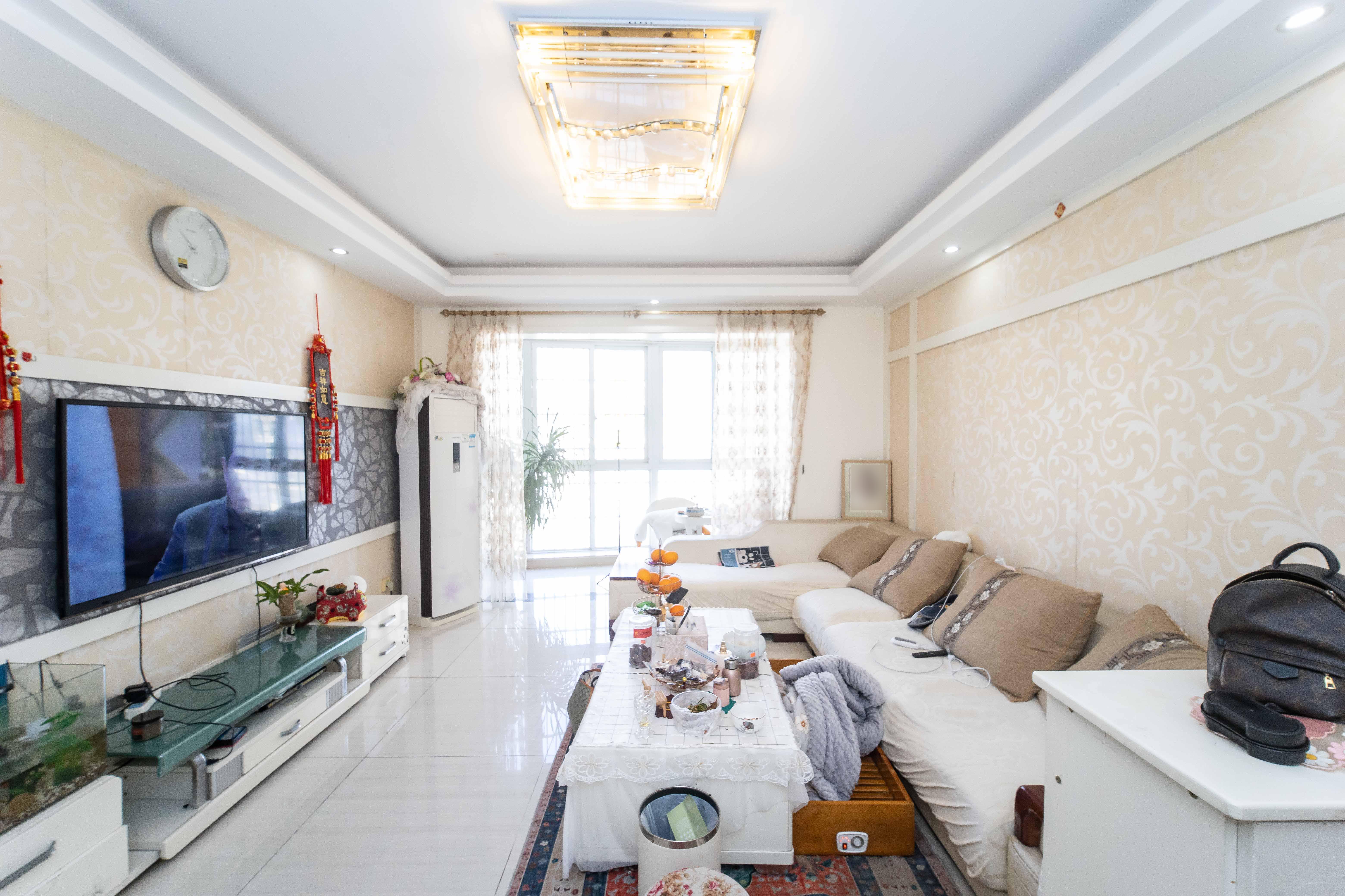 先锋东外滩 3室2厅2卫 108.0万 先锋东外滩 3室2厅2卫 108.0万客厅