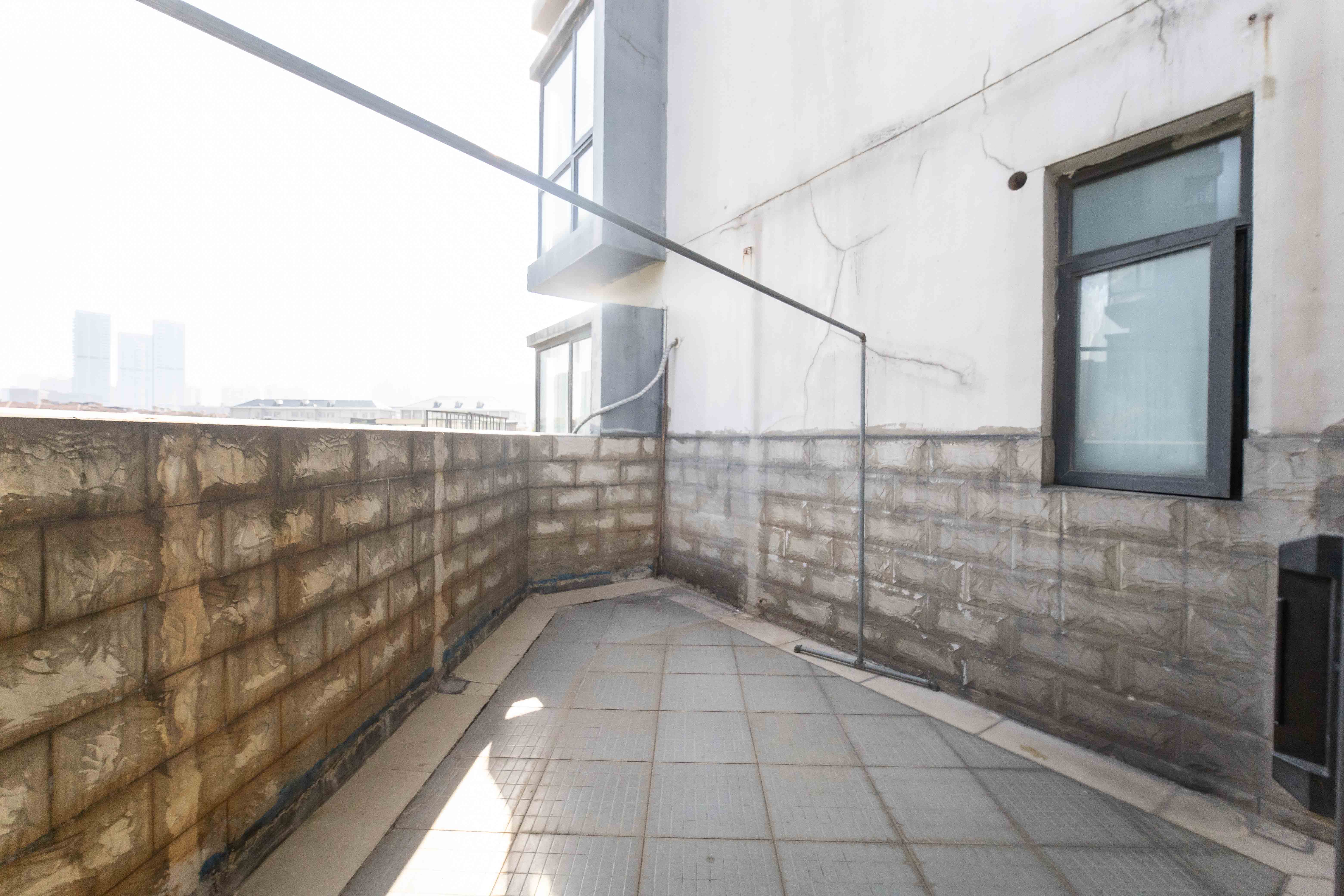 西街花园  2室2厅1卫   118.00万阳台