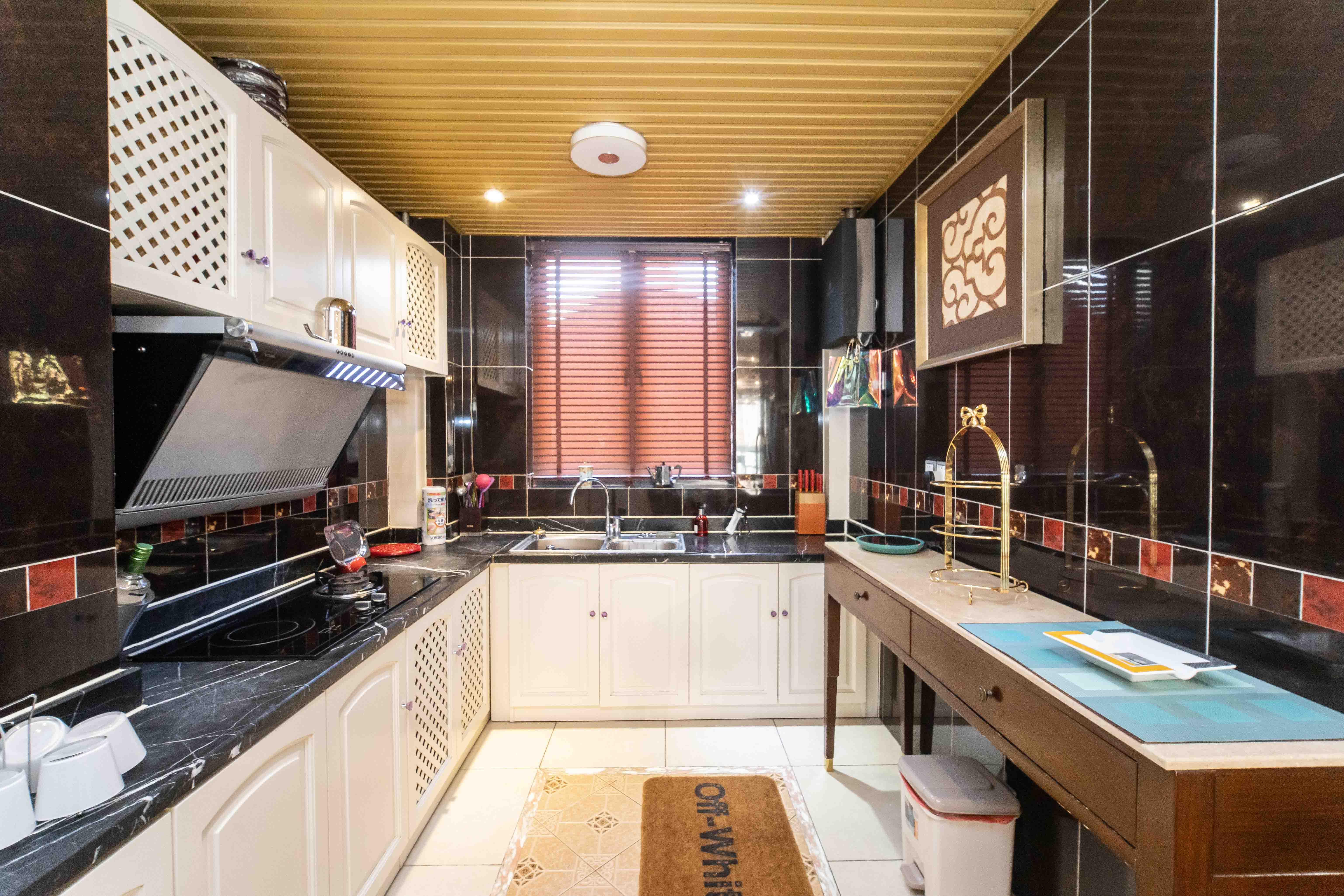 长房东郡 3室2厅2卫 146.5万 长房东郡 3室2厅2卫 146.5万厨房