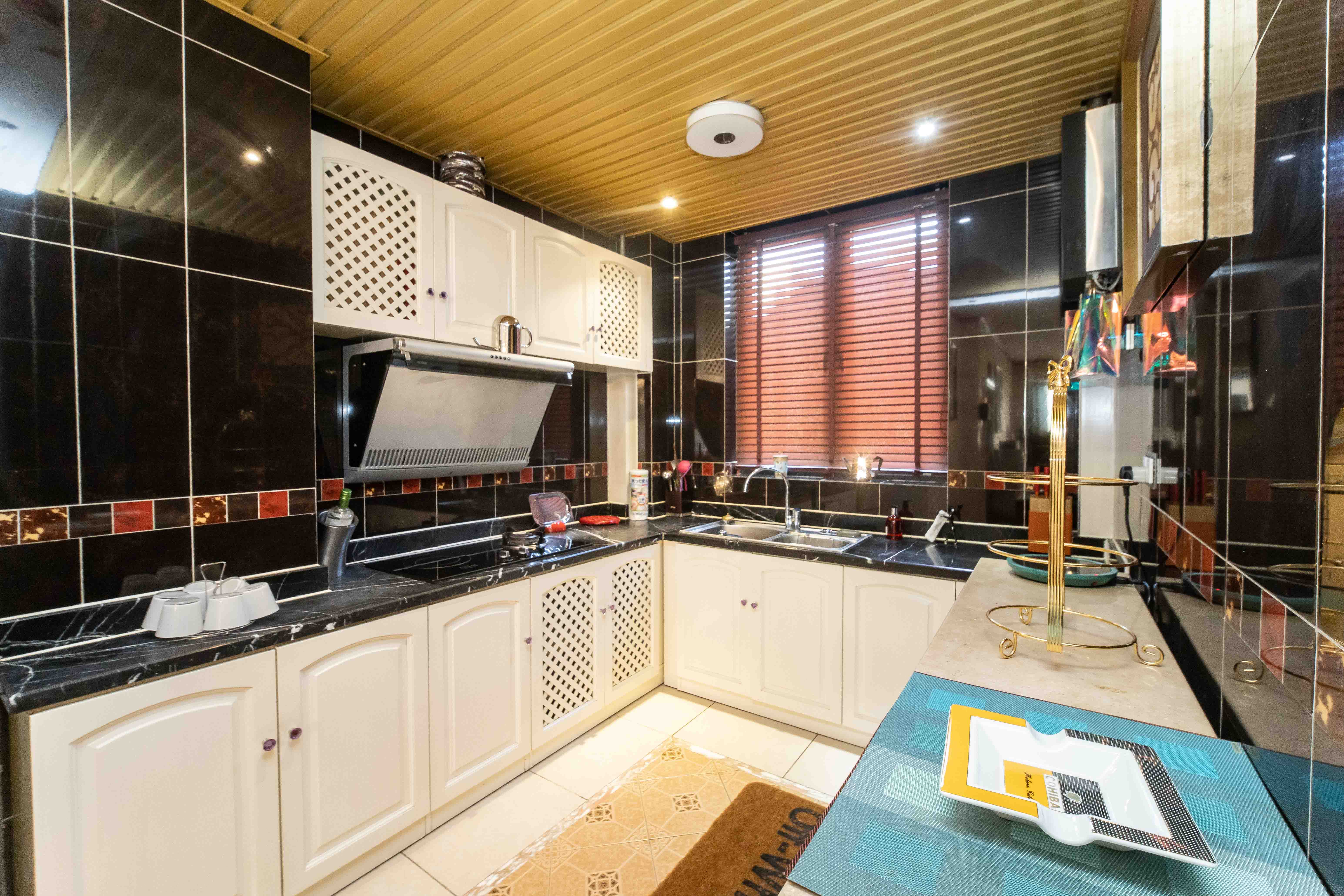 长房东郡 3室2厅2卫 146.5万 长房东郡 3室2厅2卫 146.5万厨房