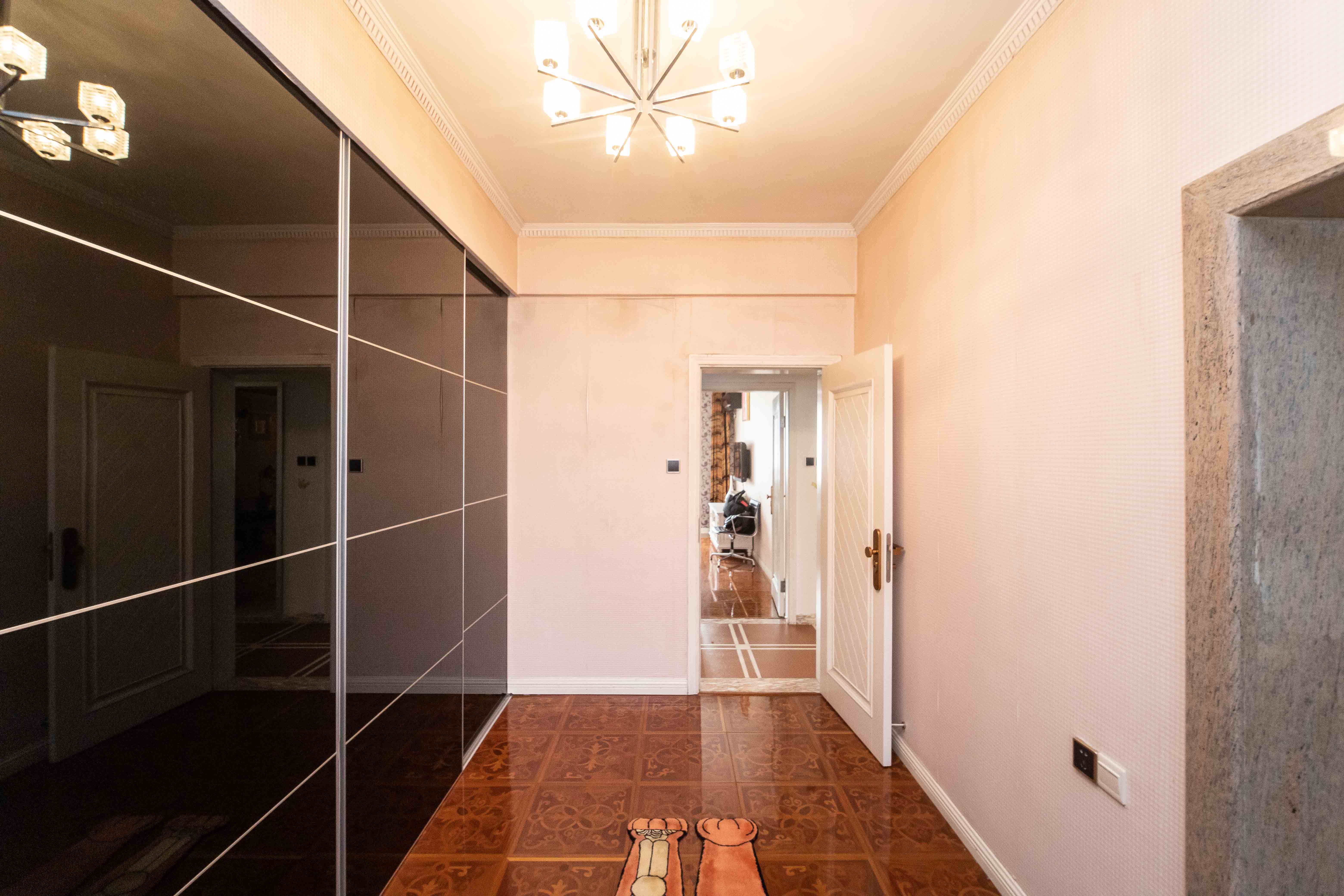 长房东郡 3室2厅2卫 146.5万 长房东郡 3室2厅2卫 146.5万卧室