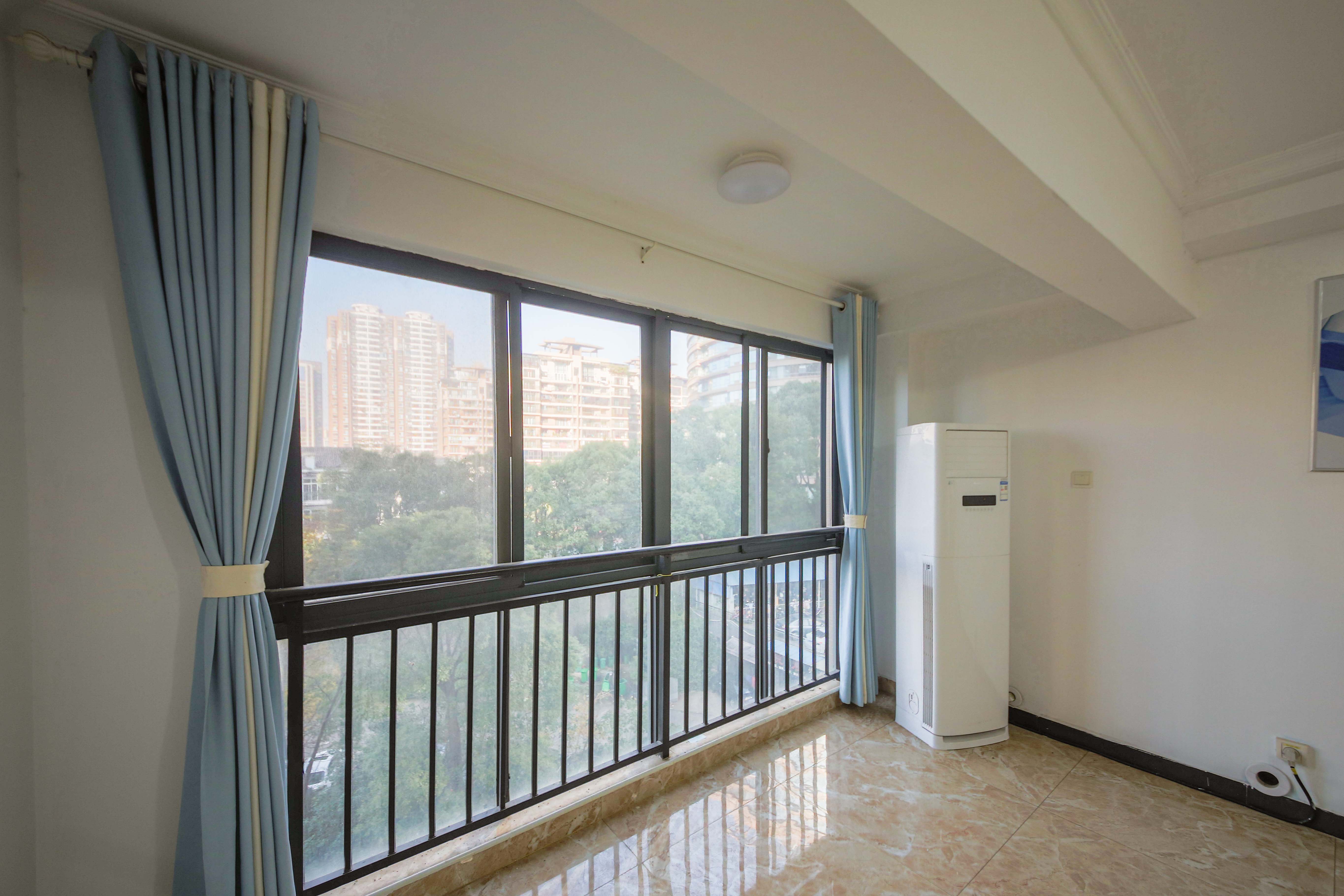 长城雅苑  3室2厅2卫    119.0万 长城雅苑  3室2厅2卫    119.0万阳台