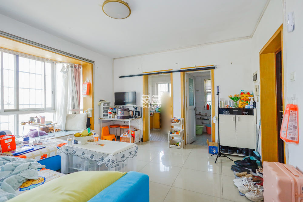 山水庭院  1室1厅1卫    1700.0元/月 山水庭院  1室1厅1卫    1700.0元/月室内图