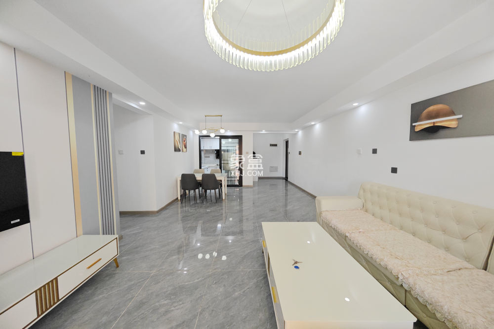 国欣向荣府  4室2厅2卫    165.0万